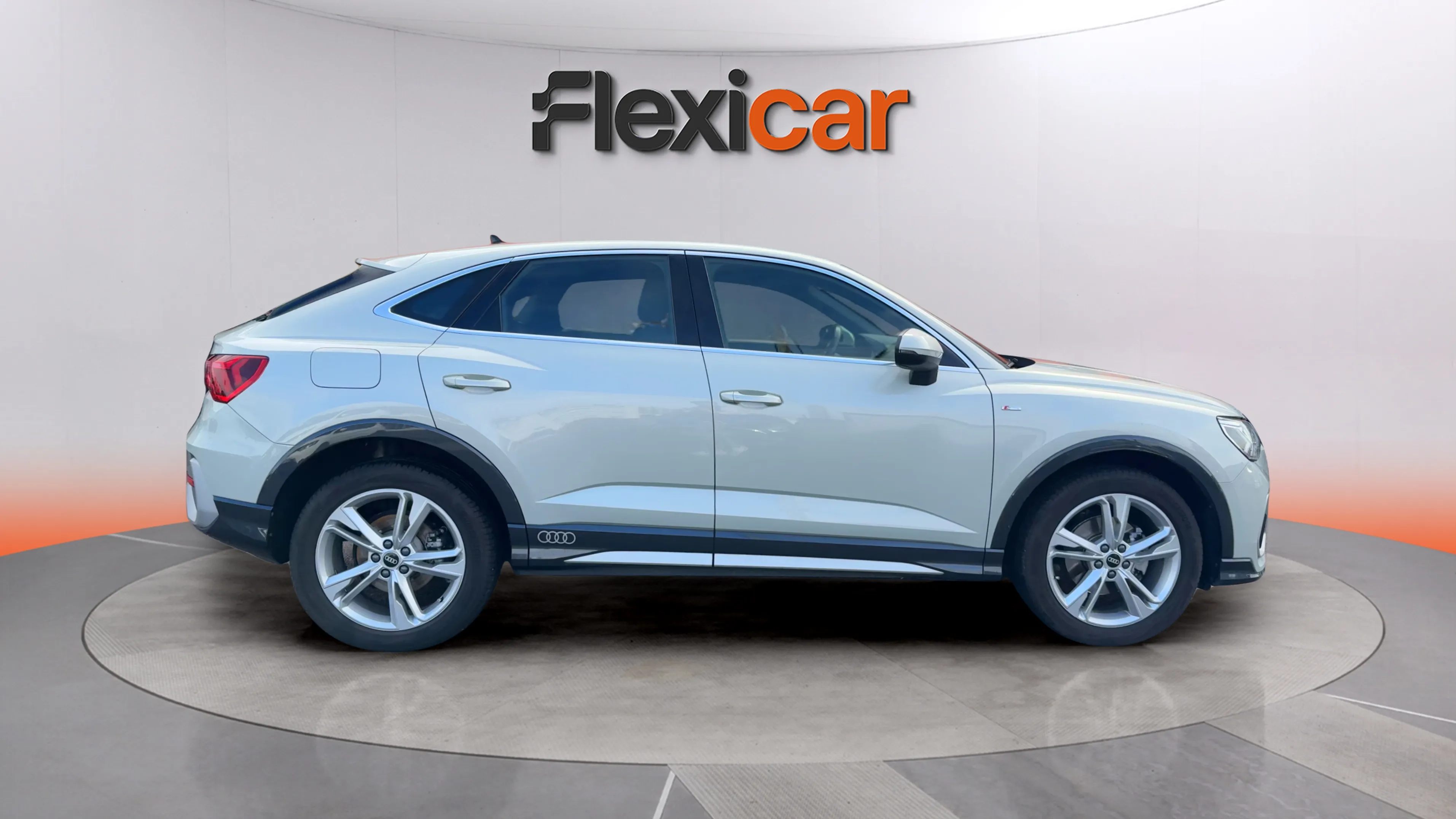 Audi Q3 S line 35 TDI quattro - foto 8