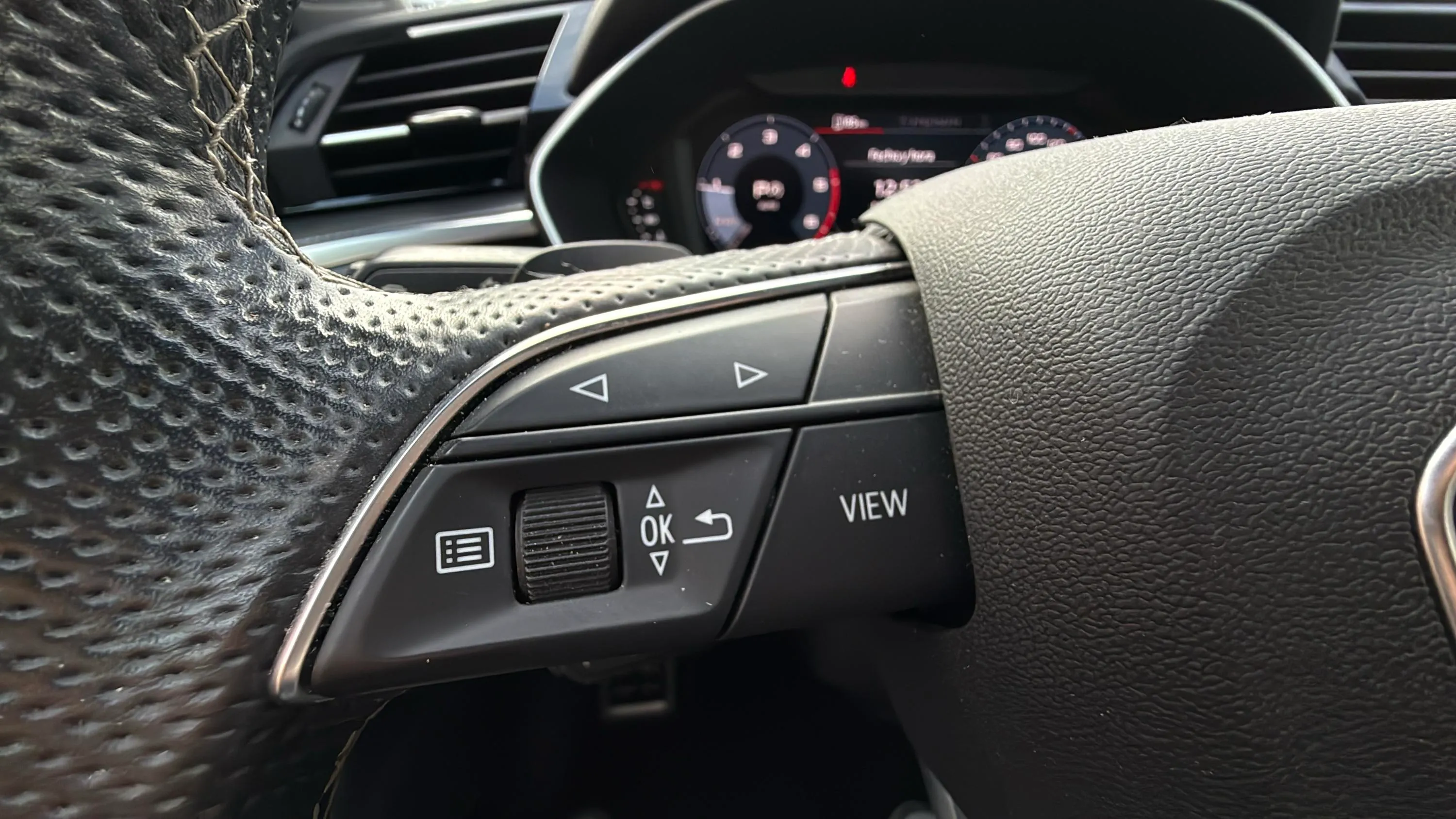 Audi Q3 S line 35 TDI quattro - foto 15