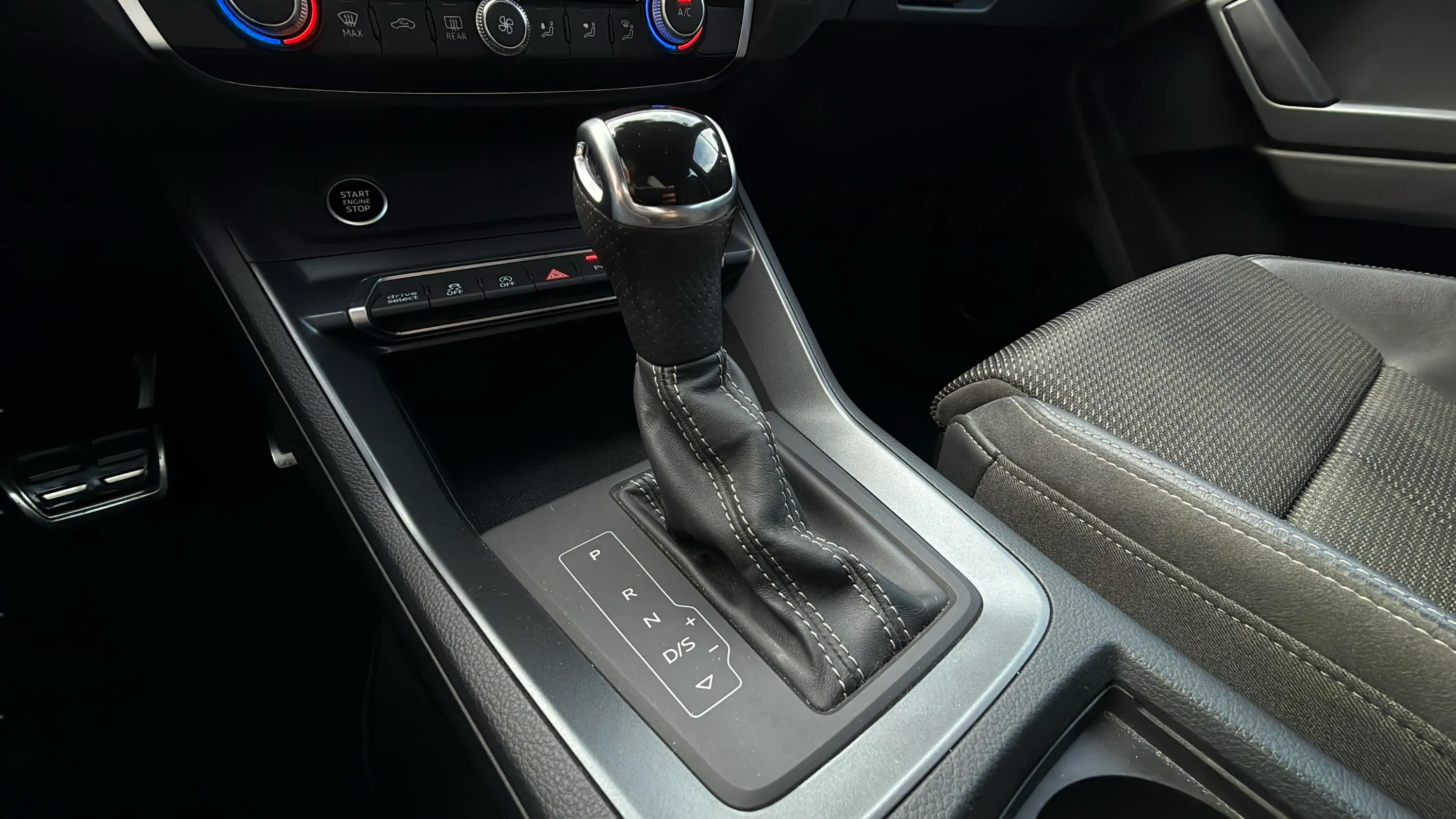 Audi Q3 S line 35 TDI quattro - foto 18