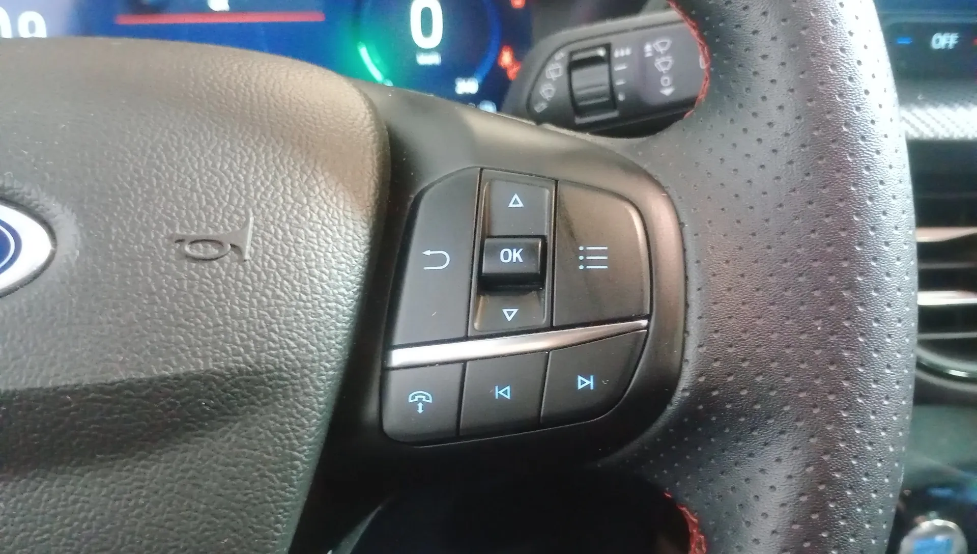 Ford Kuga ST-Line 1.5T EcoBoost - foto 22