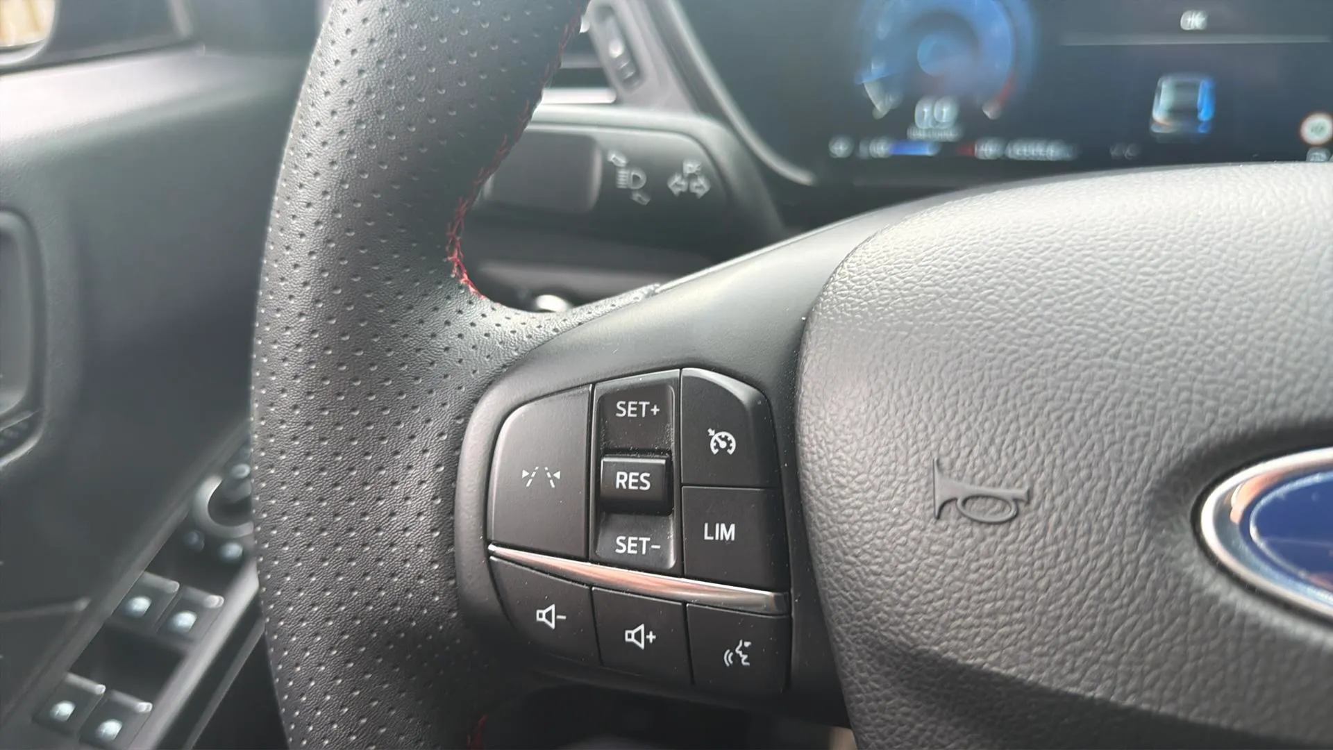 Ford Kuga ST-Line 1.5T EcoBoost - foto 14