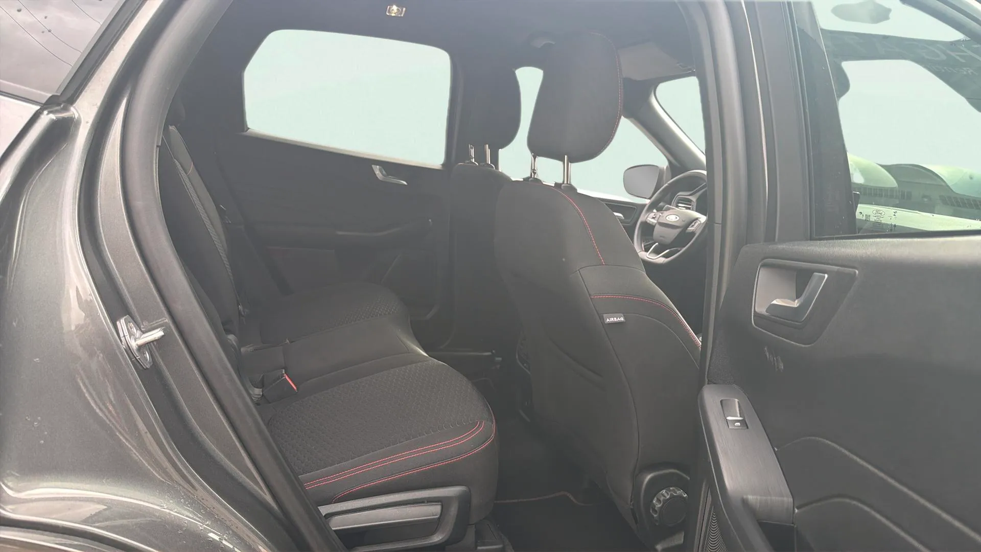Ford Kuga ST-Line 1.5T EcoBoost - foto 24