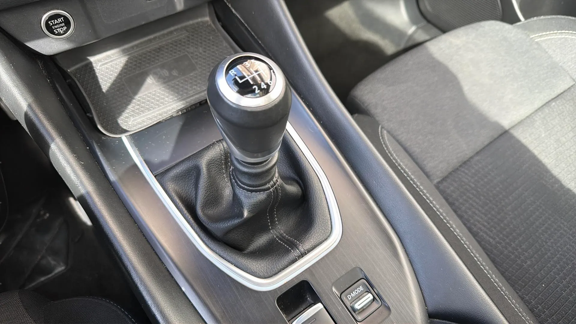 Nissan Qashqai DIG-T N-Connecta - foto 21