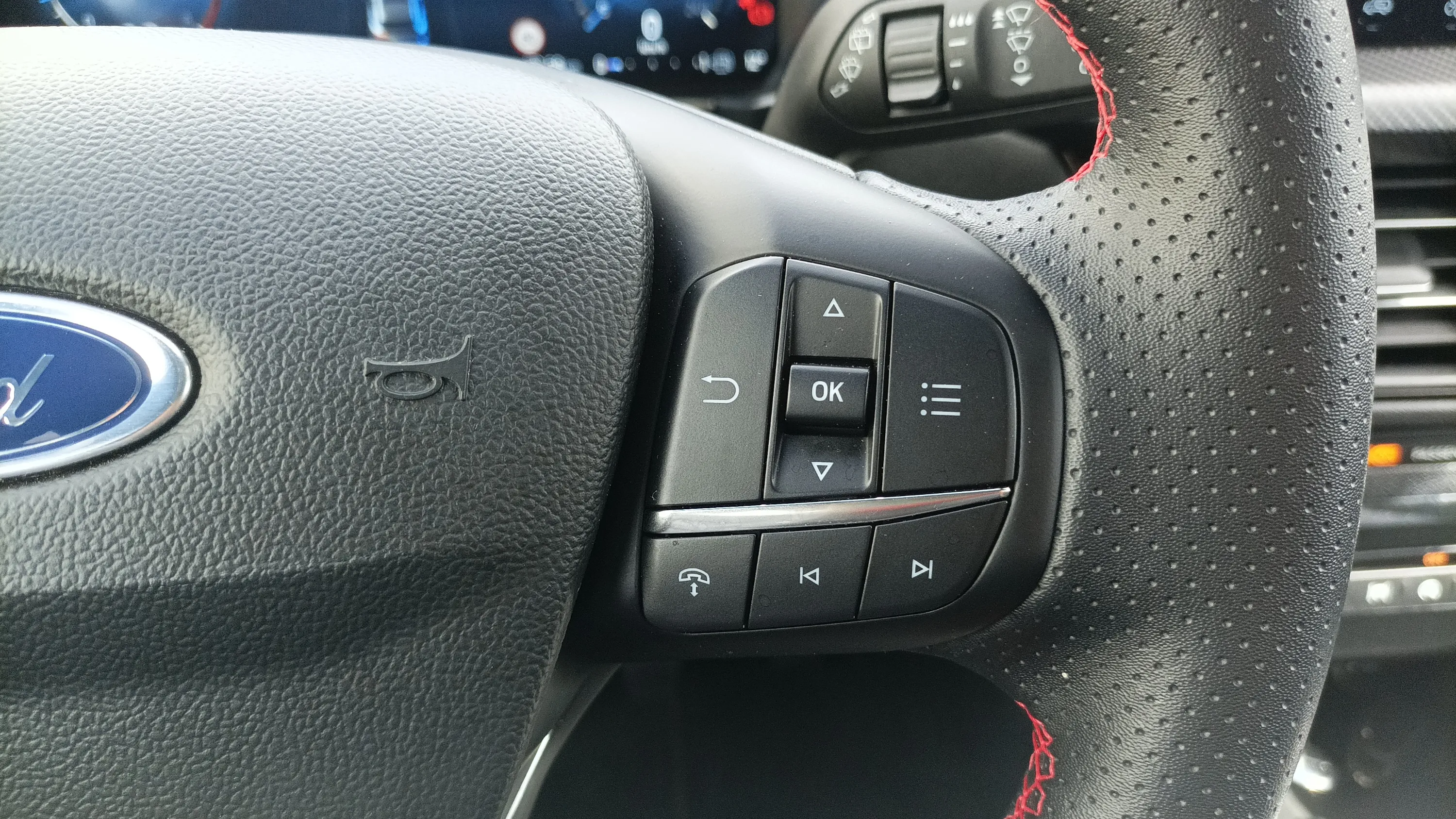 Ford Kuga ST-Line 1.5T EcoBoost - foto 11