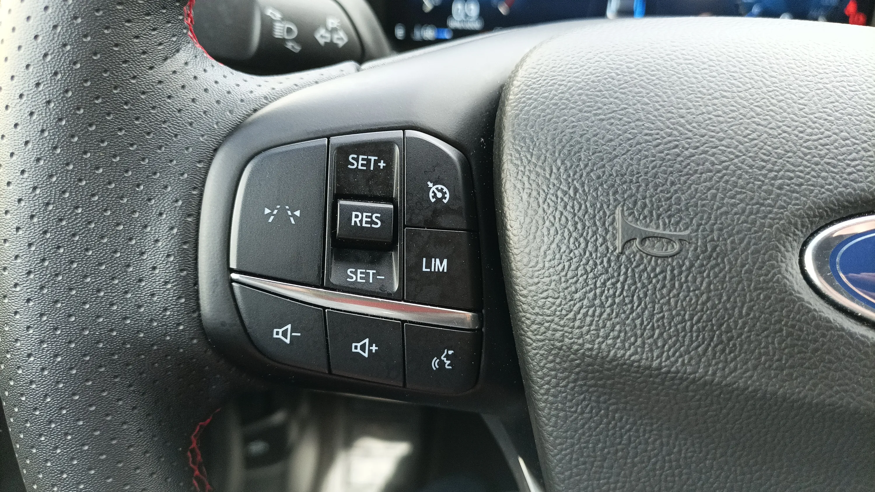 Ford Kuga ST-Line 1.5T EcoBoost - foto 10