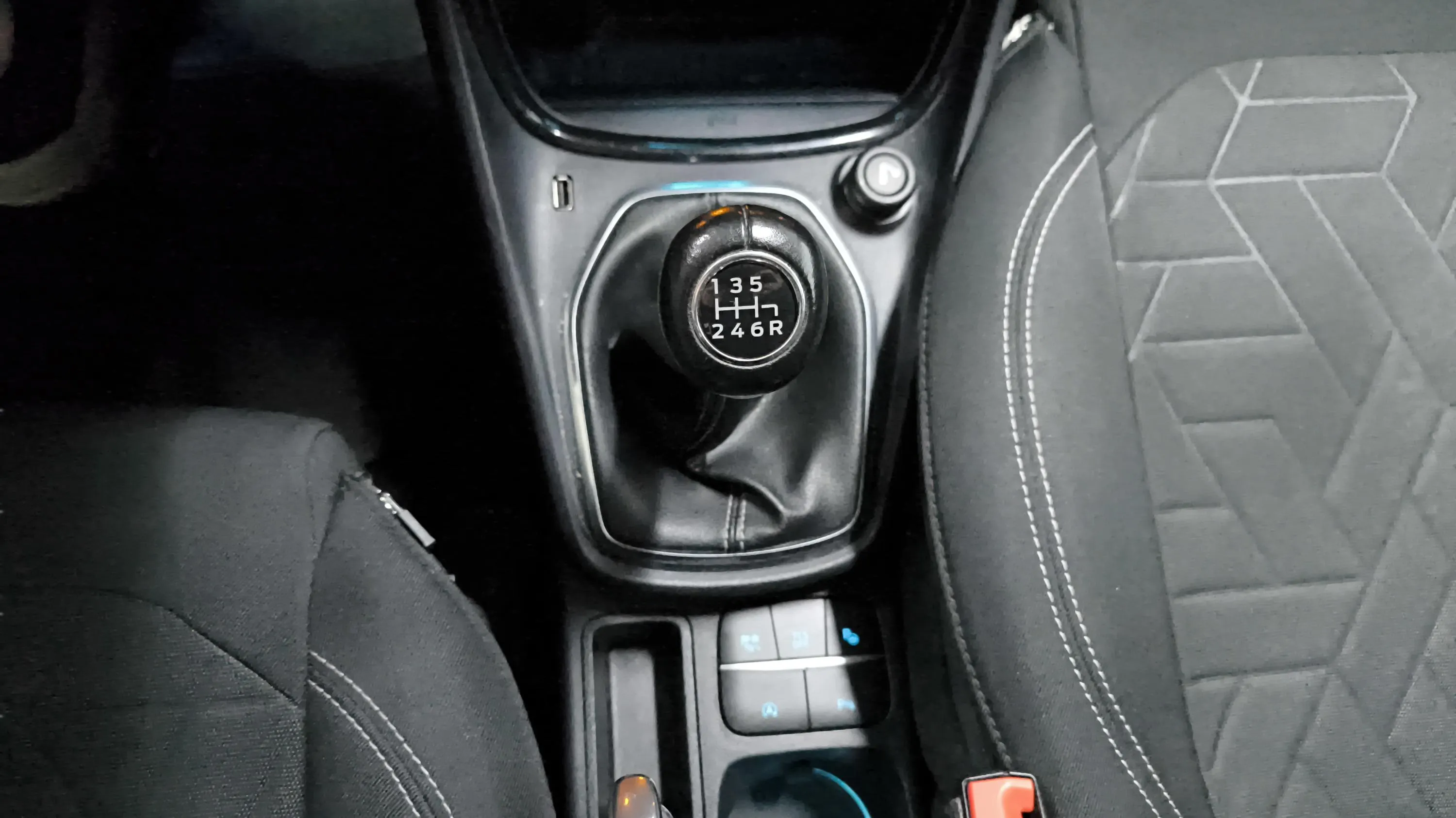 Ford Puma 1.0 EcoBoost Titanium MHEV - foto 28