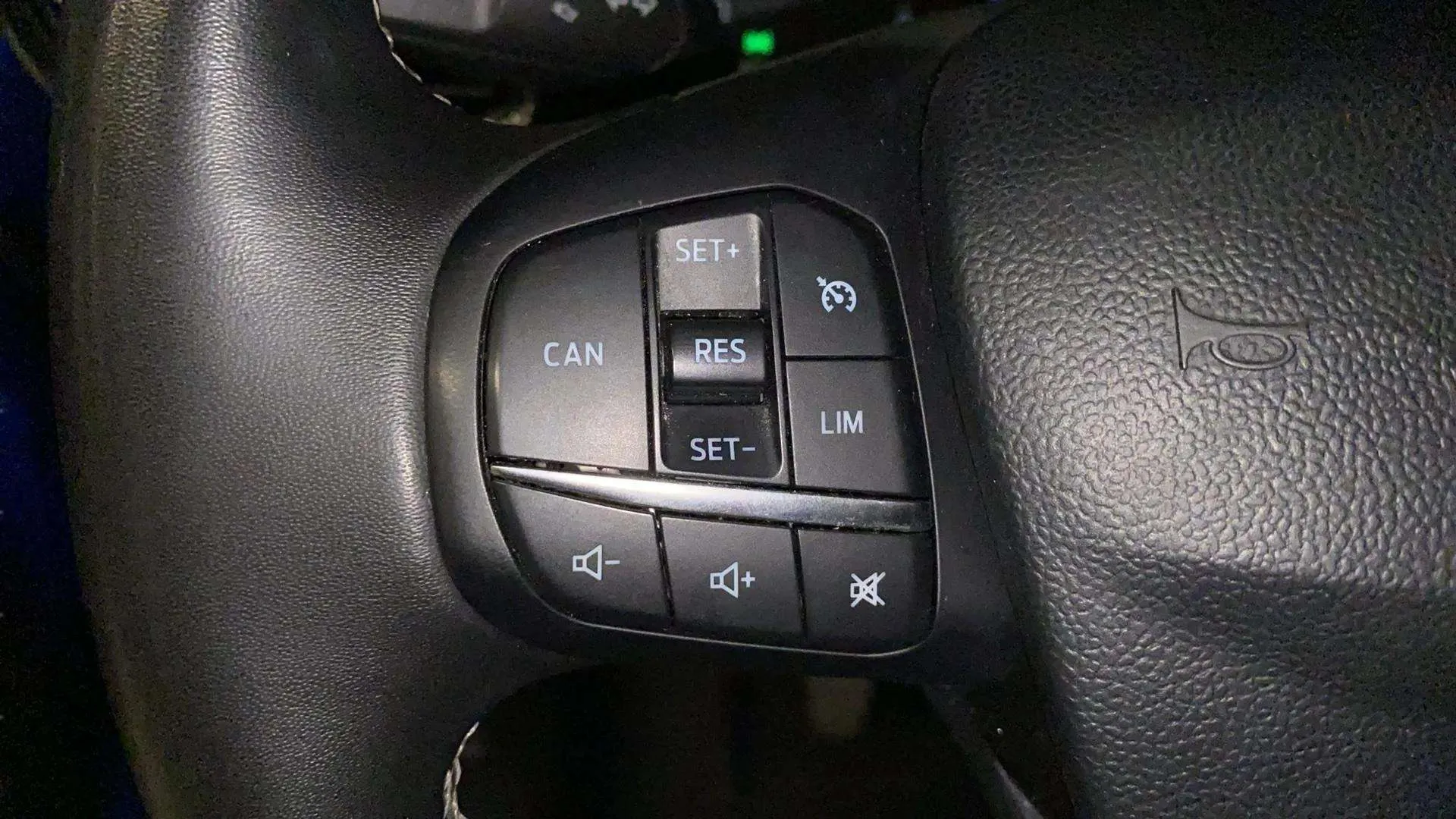 Ford Puma 1.0 EcoBoost Titanium Design MHEV - foto 16