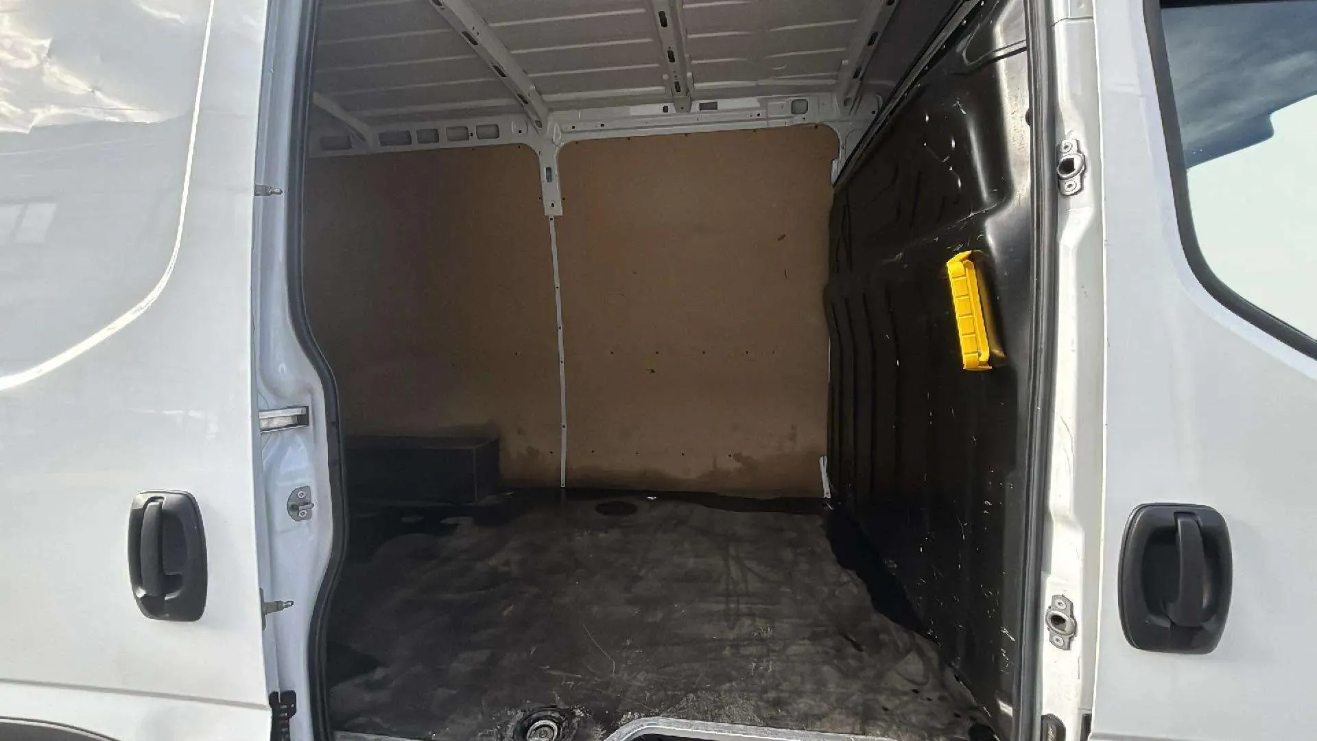 Iveco Daily 2.3 TD 35C 16 A8 V 3520L/H3 13.4 M3 - foto 14