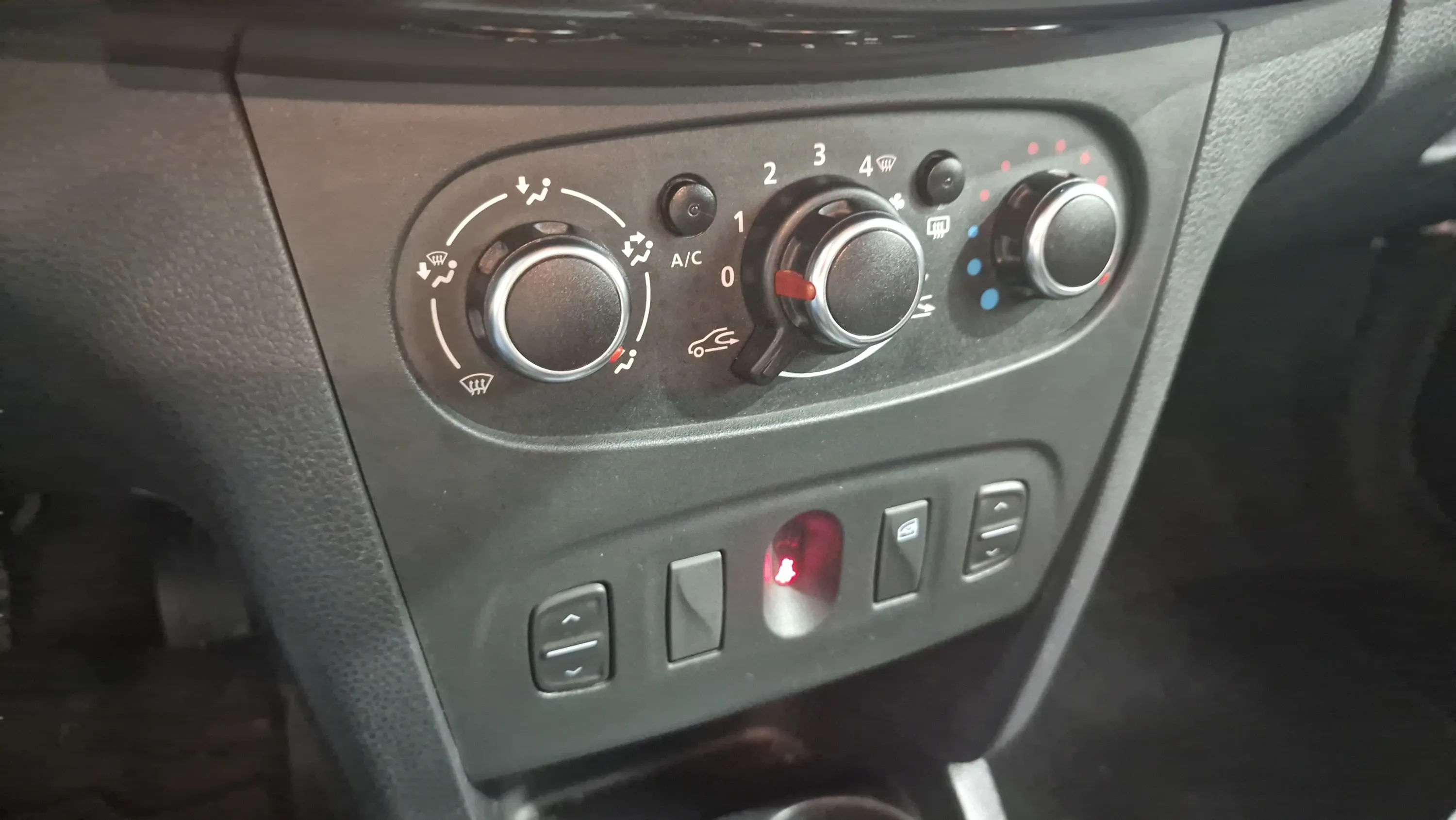Dacia Logan MCV Comfort TCe - foto 23