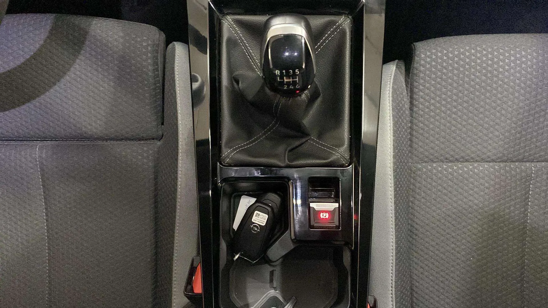 Opel Astra 1.2T XHL Tech Edition - foto 17