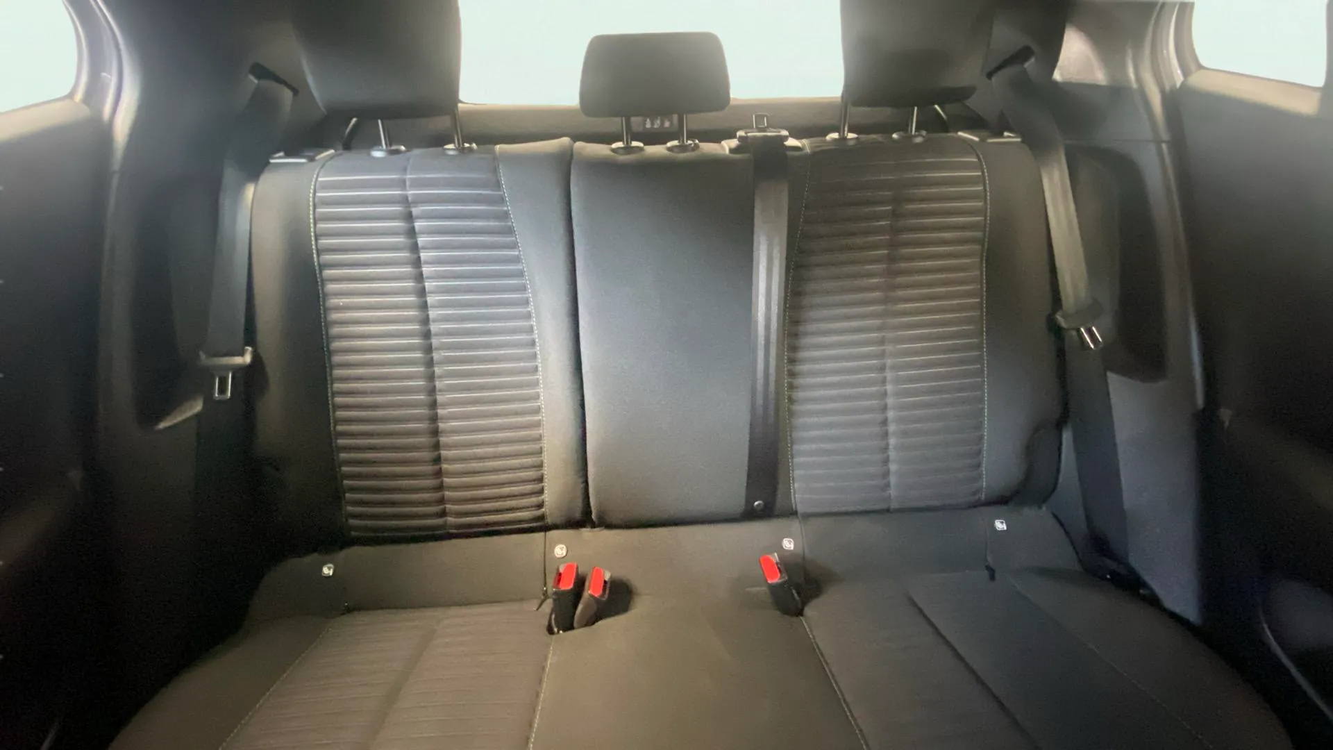 Peugeot 2008 Allure PureTech 100 - foto 10