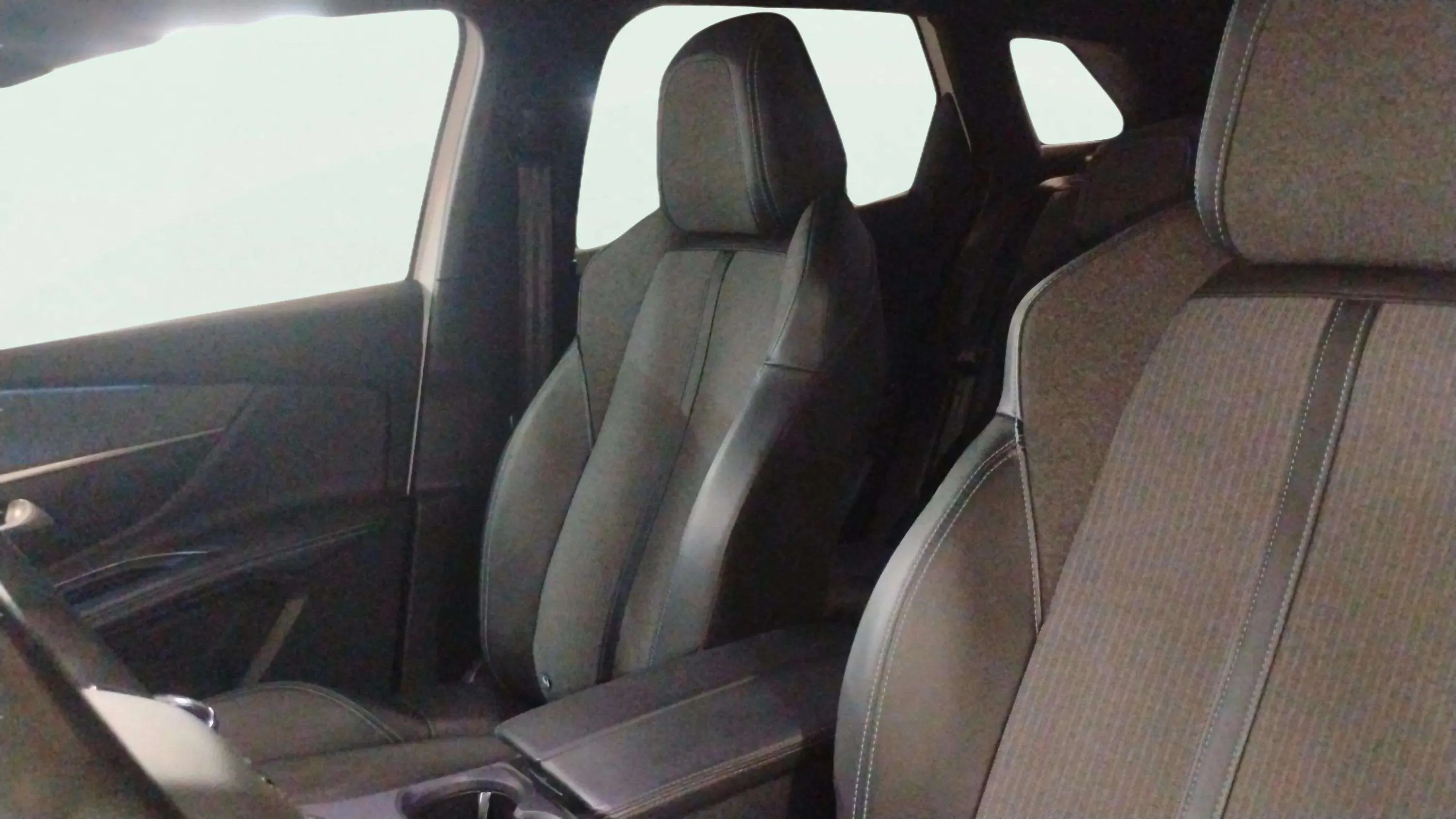 Peugeot 3008 1.2 PureTech Allure Pack - foto 8