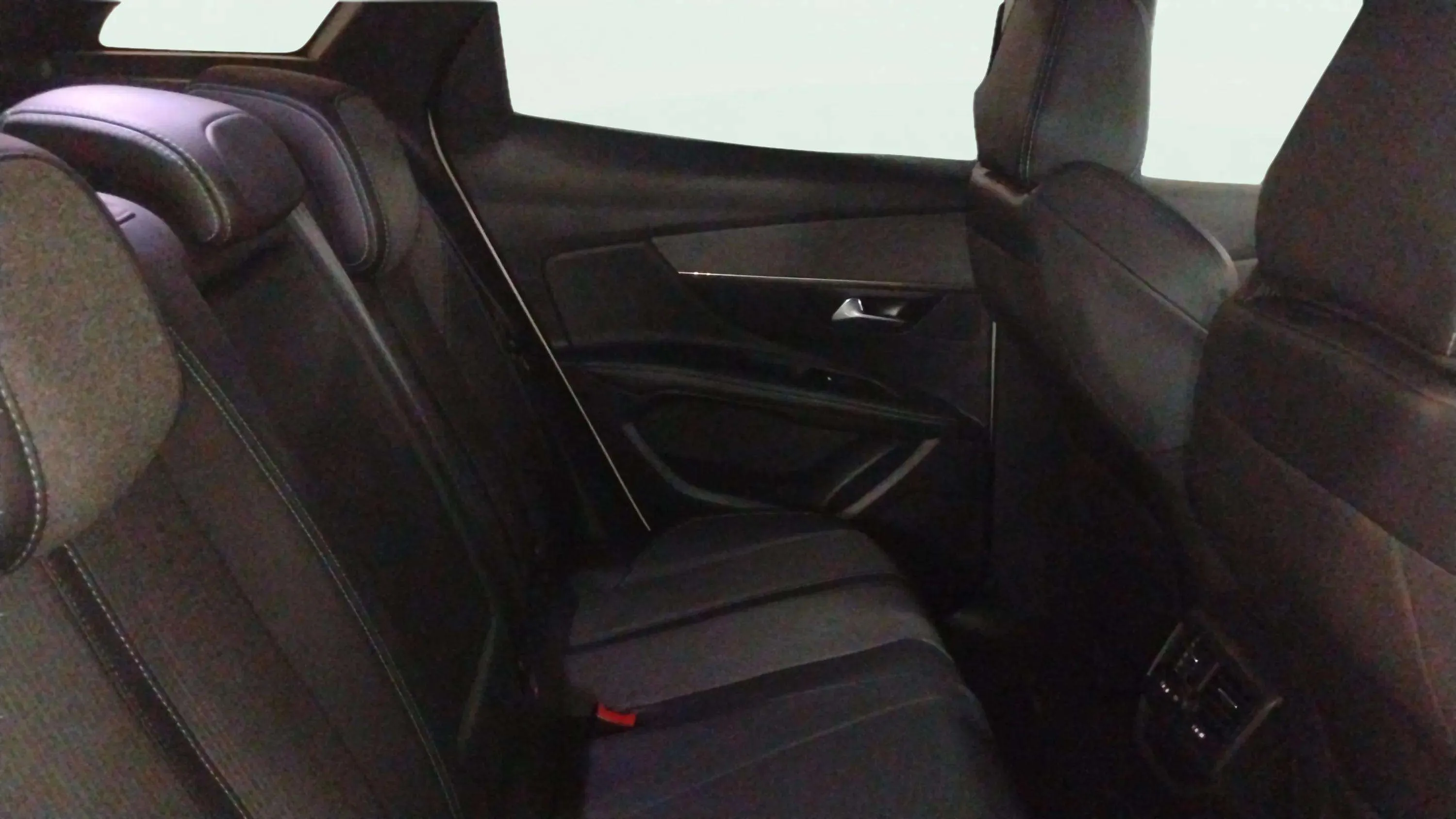 Peugeot 3008 1.2 PureTech Allure Pack - foto 16