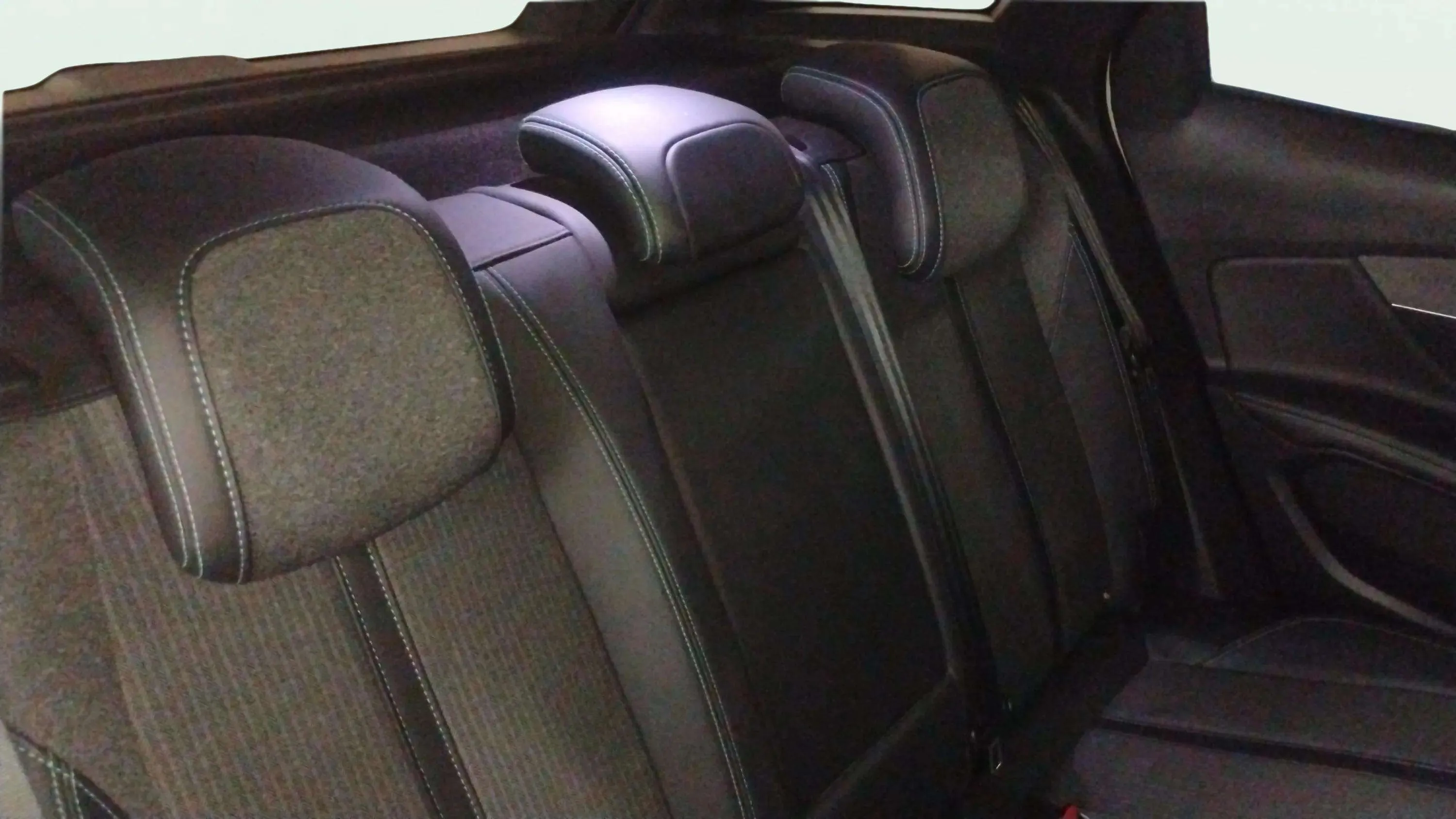 Peugeot 3008 1.2 PureTech Allure Pack - foto 17
