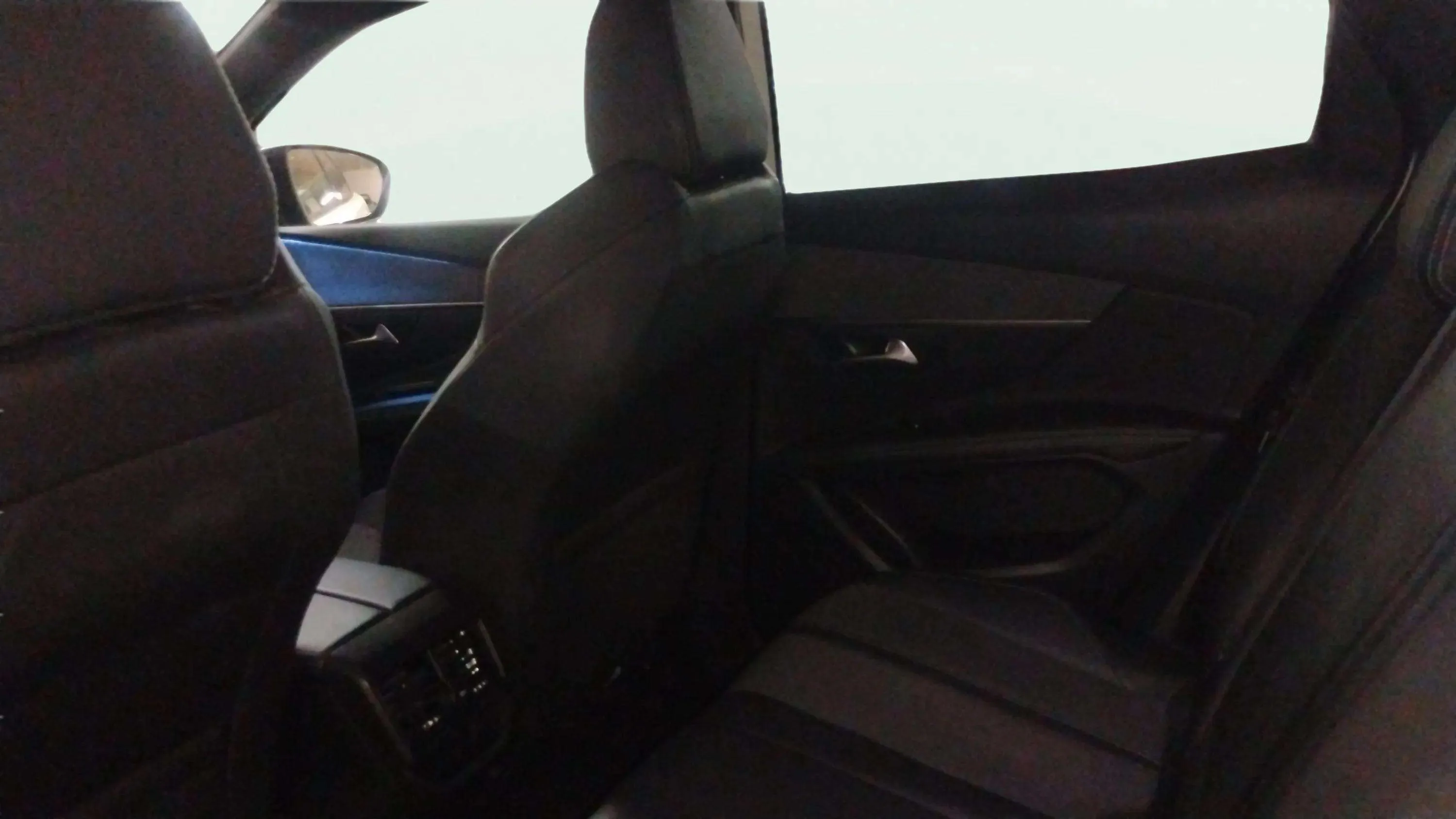 Peugeot 3008 1.2 PureTech Allure Pack - foto 12