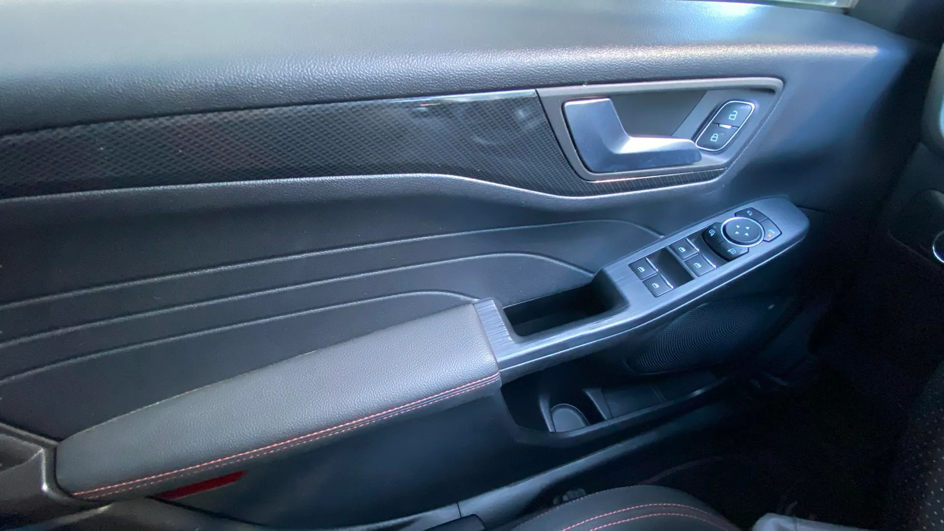 Ford Kuga ST-Line 1.5T EcoBoost - foto 26