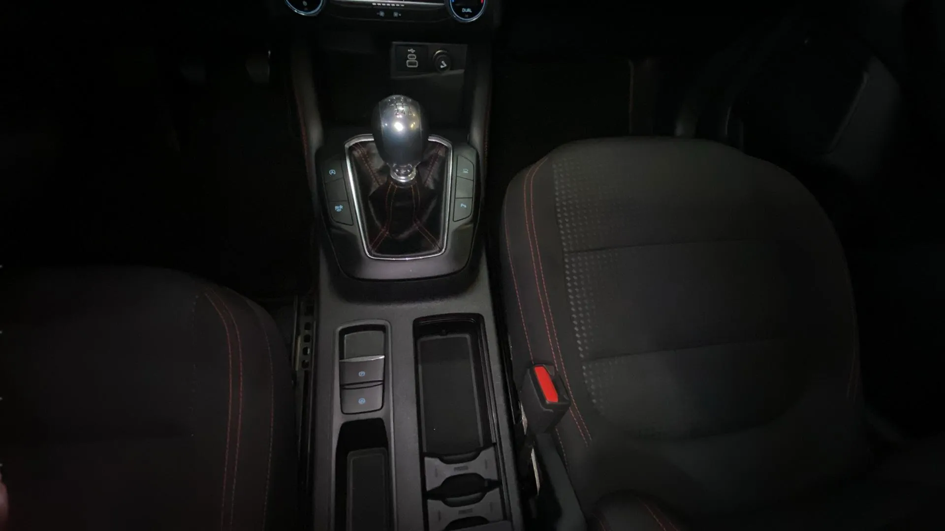 Ford Kuga ST-Line 1.5T EcoBoost - foto 22