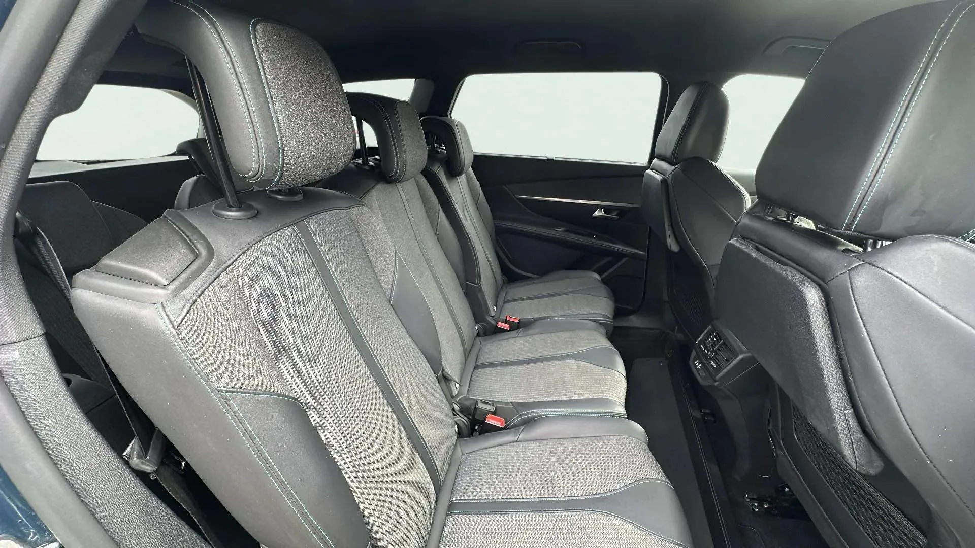 Peugeot 5008 1.5 BlueHDi Allure Pack EAT8 - foto 19