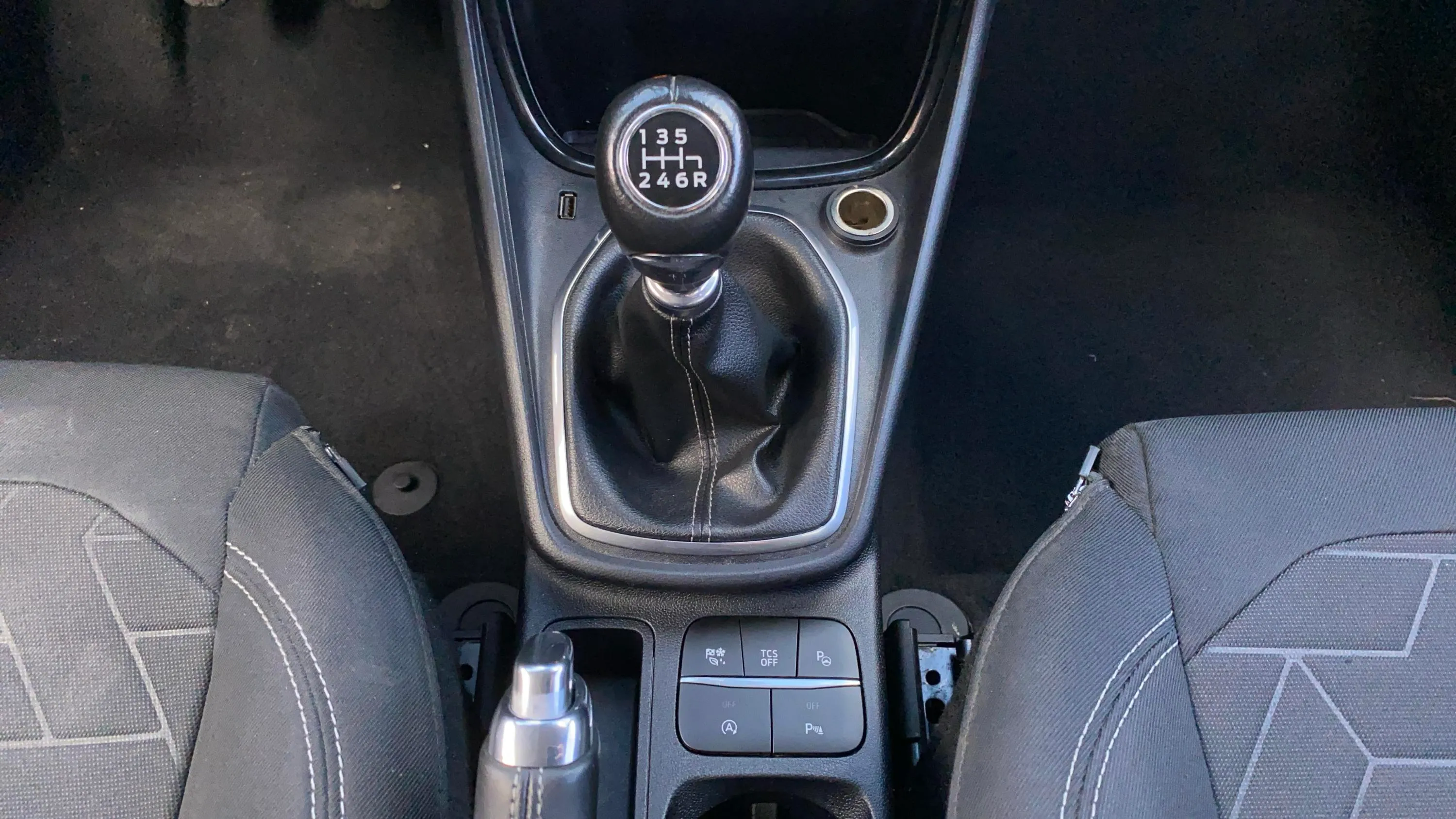 Ford Puma 1.0 EcoBoost ST-Line Design MHEV - foto 30
