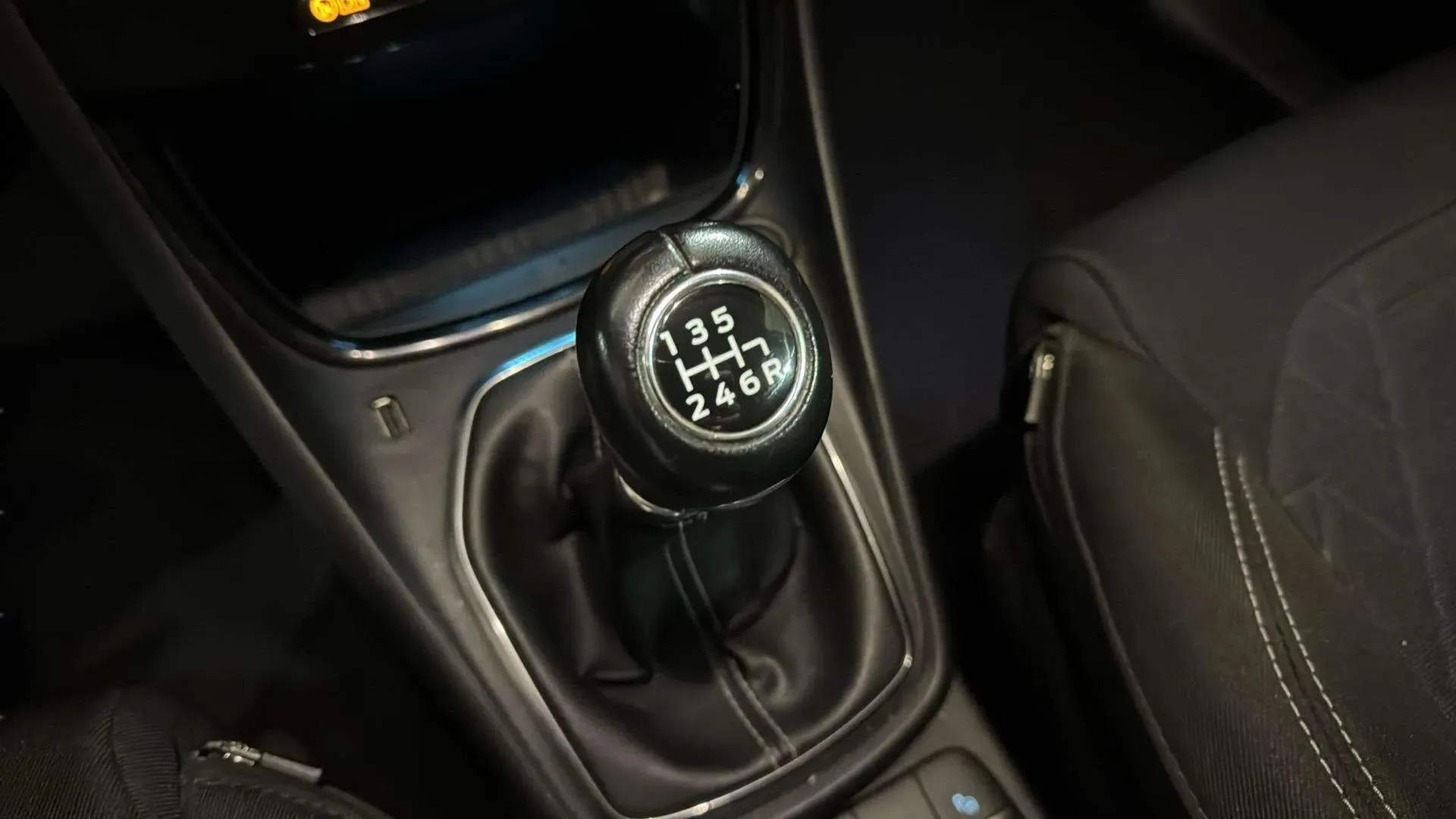 Ford Puma 1.0 EcoBoost Titanium Design MHEV - foto 17