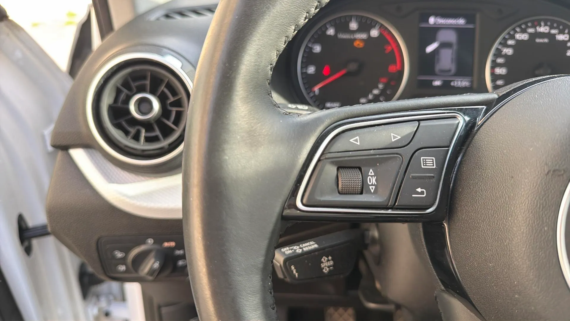 Audi Q2 Design 30 TFSI - foto 18