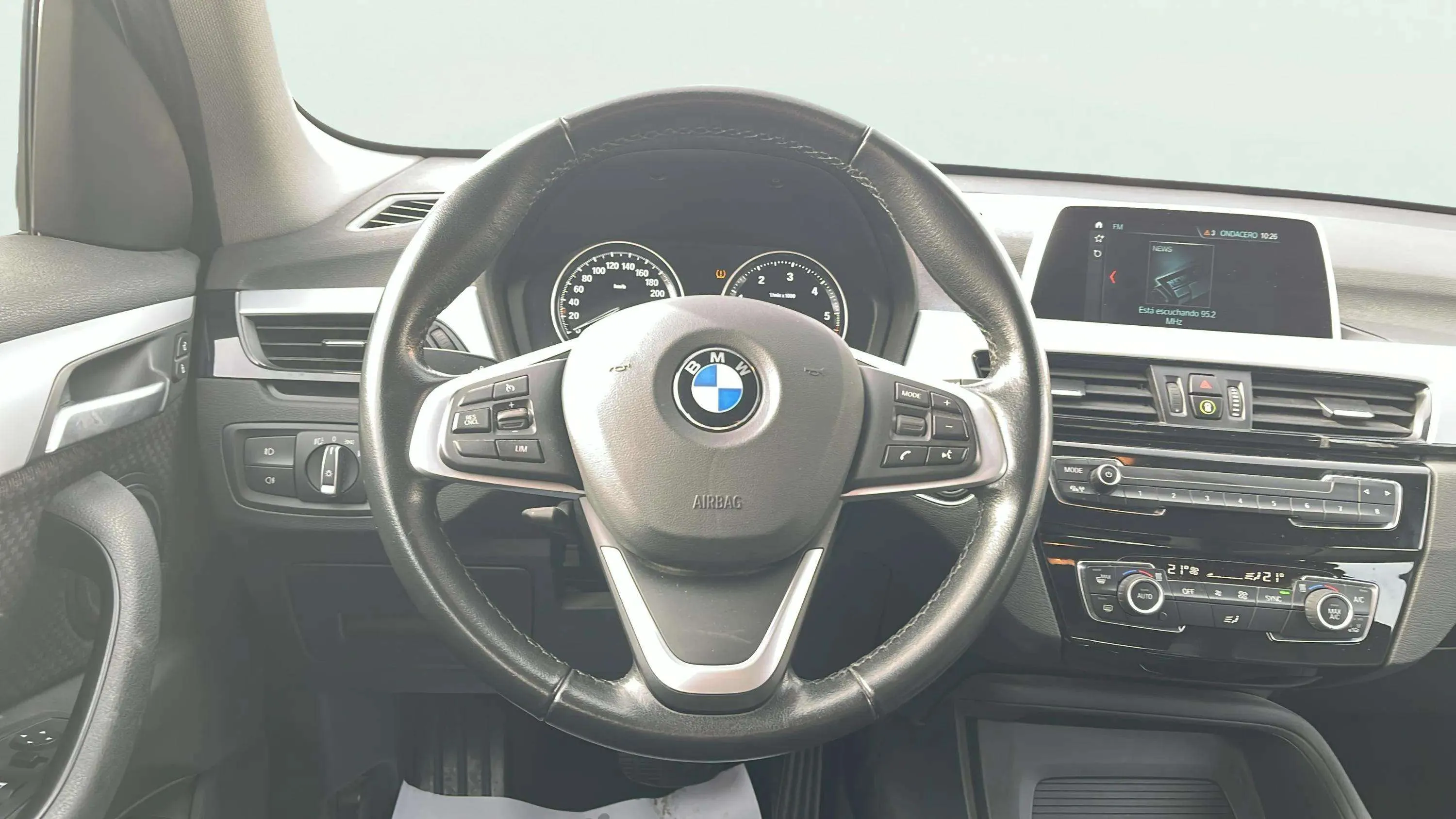 BMW X1 sDrive18d Business - foto 11