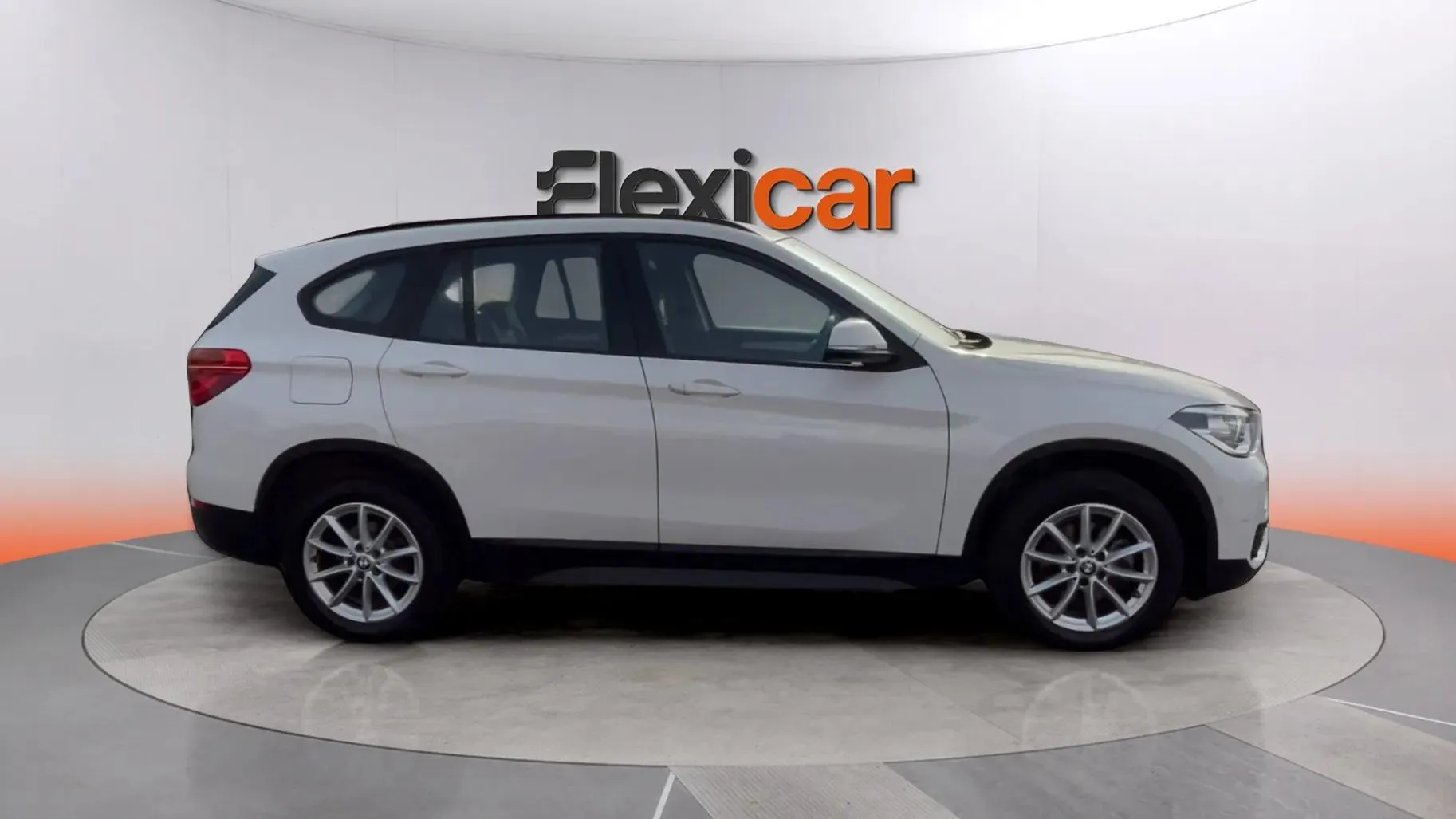 BMW X1 sDrive18d Business - foto 2