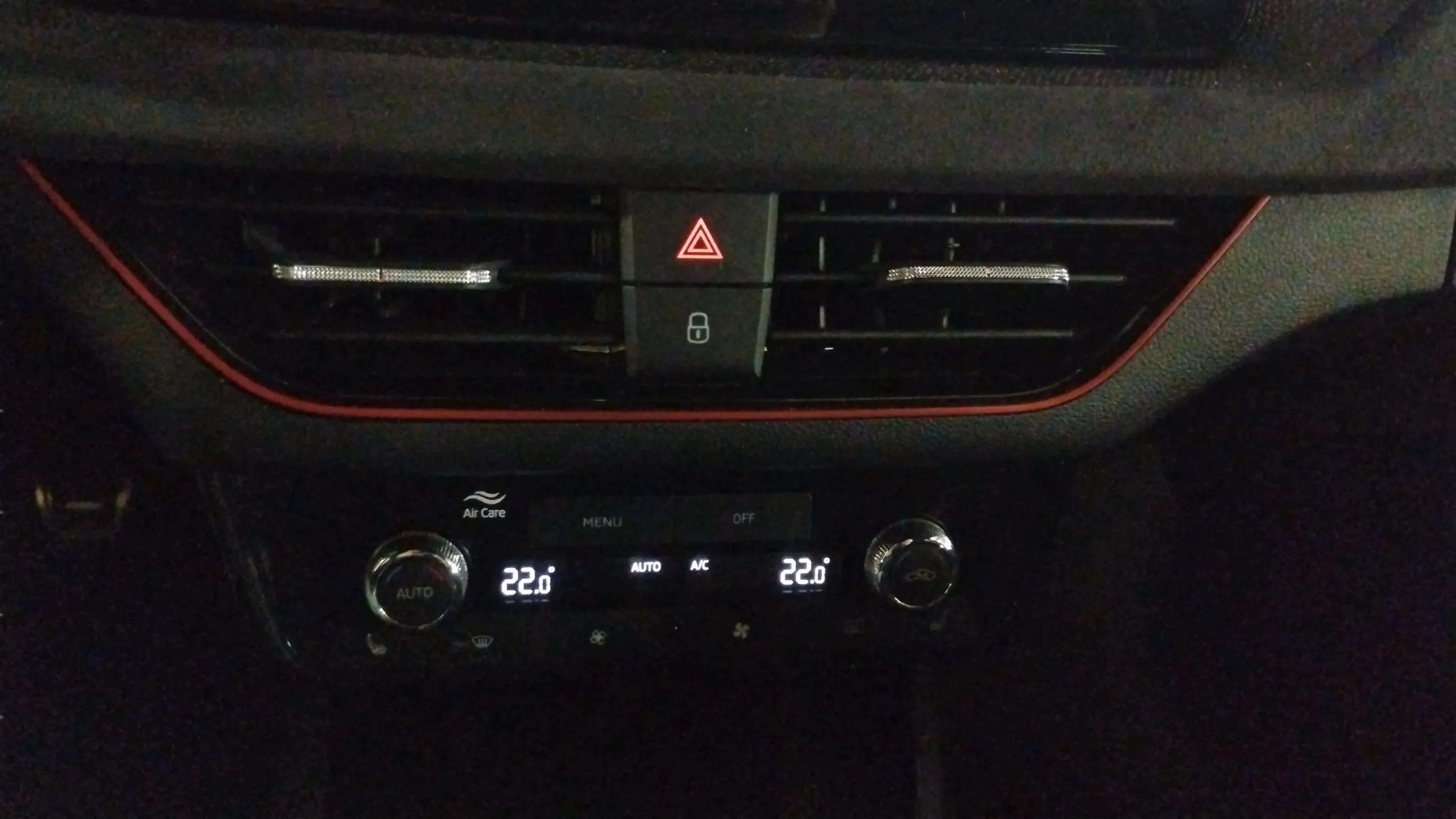 Škoda Kamiq 1.5 TSI Selection - foto 25