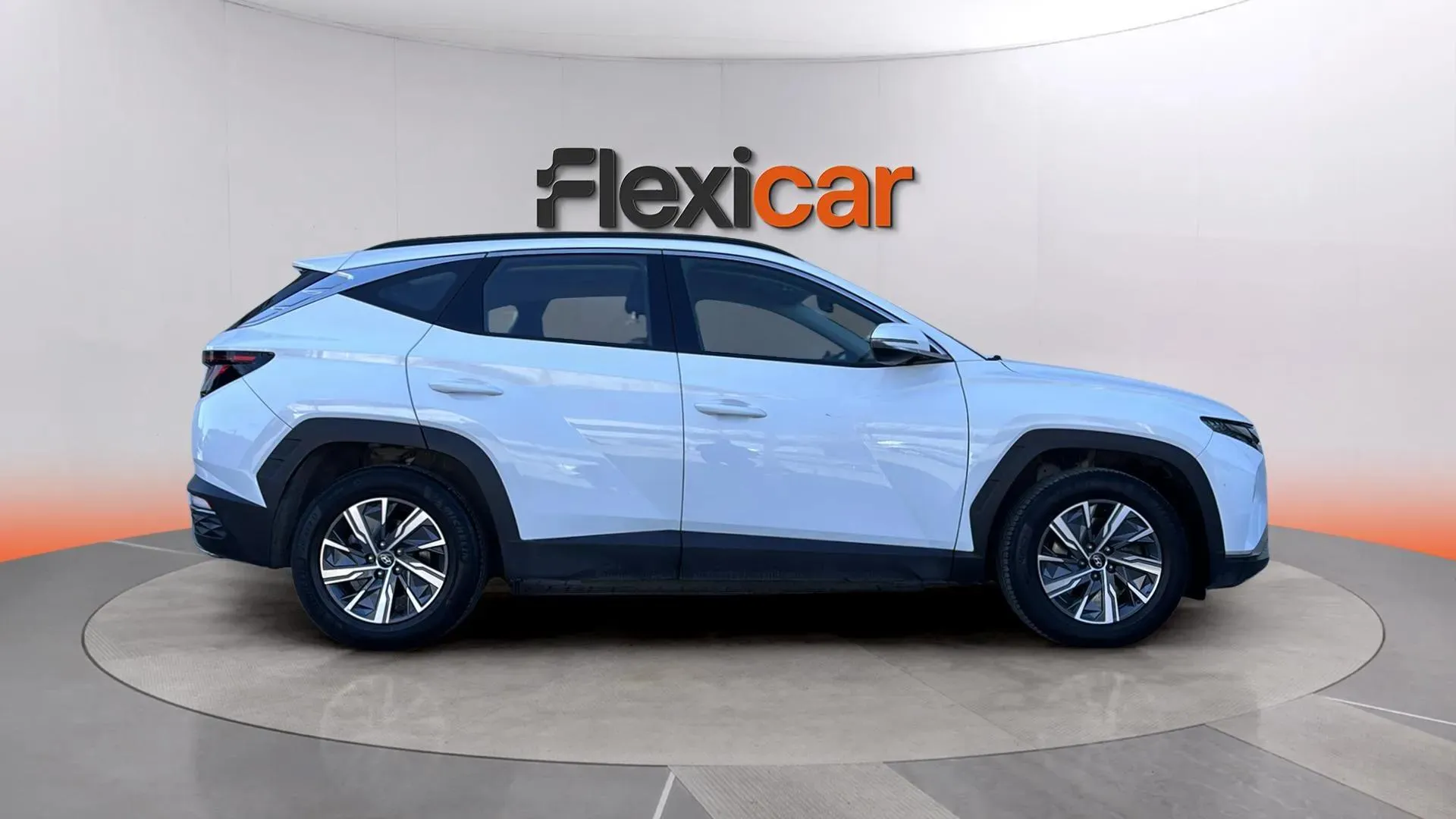 Hyundai Tucson 1.6 CRDi Maxx - foto 7
