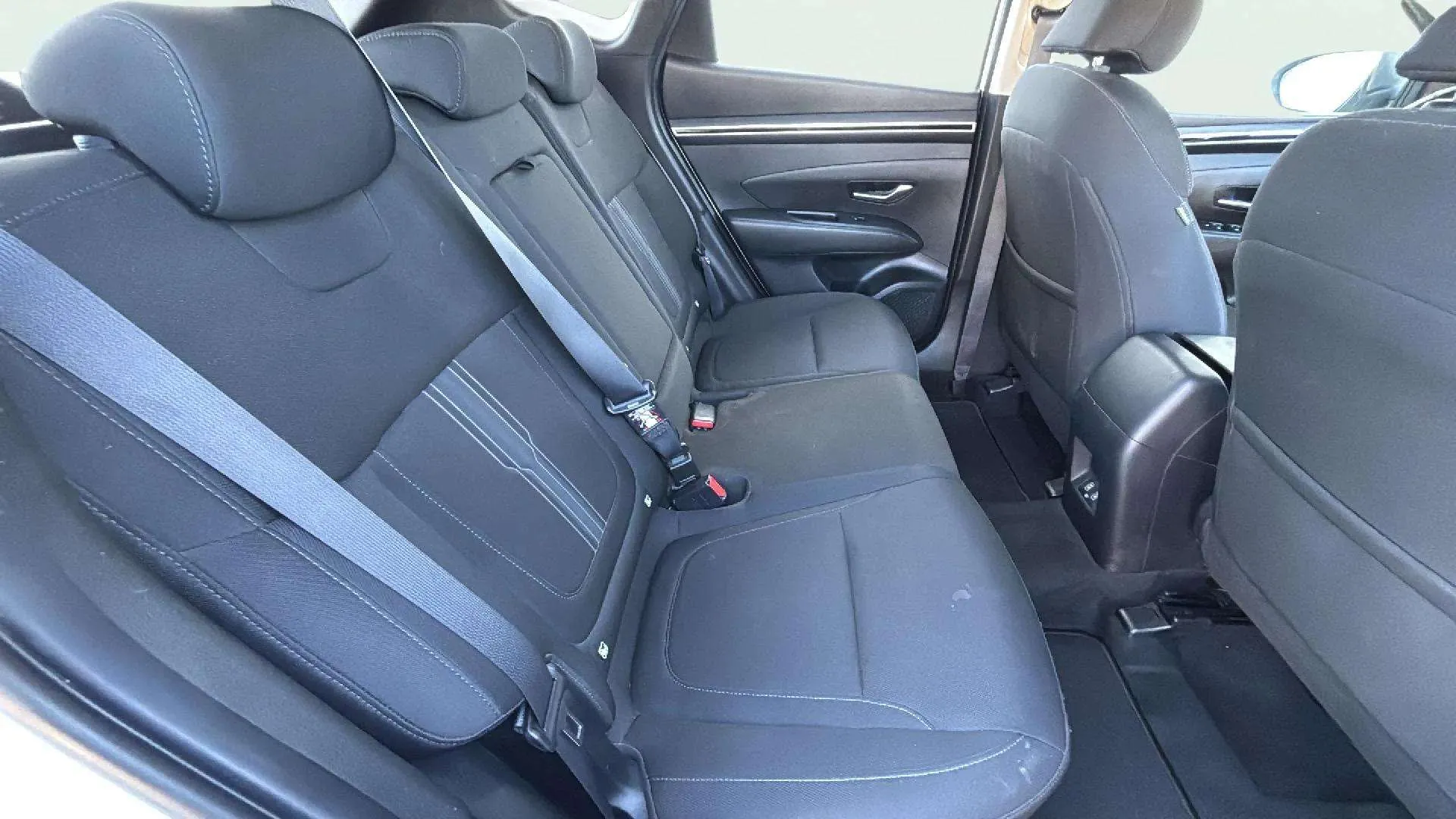 Hyundai Tucson 1.6 CRDi Maxx - foto 16