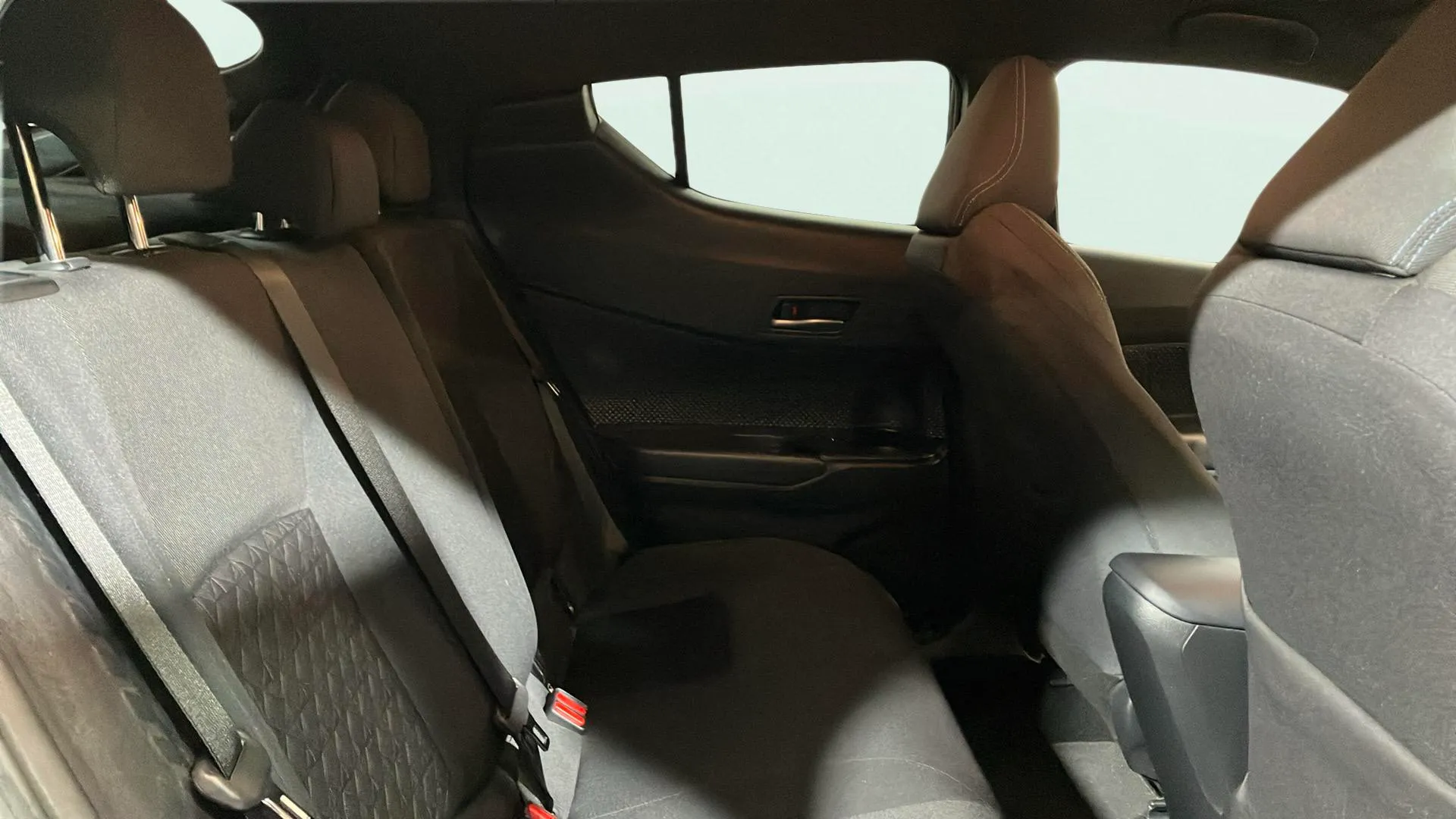 Toyota C-HR 1.8 125H Advance - foto 18