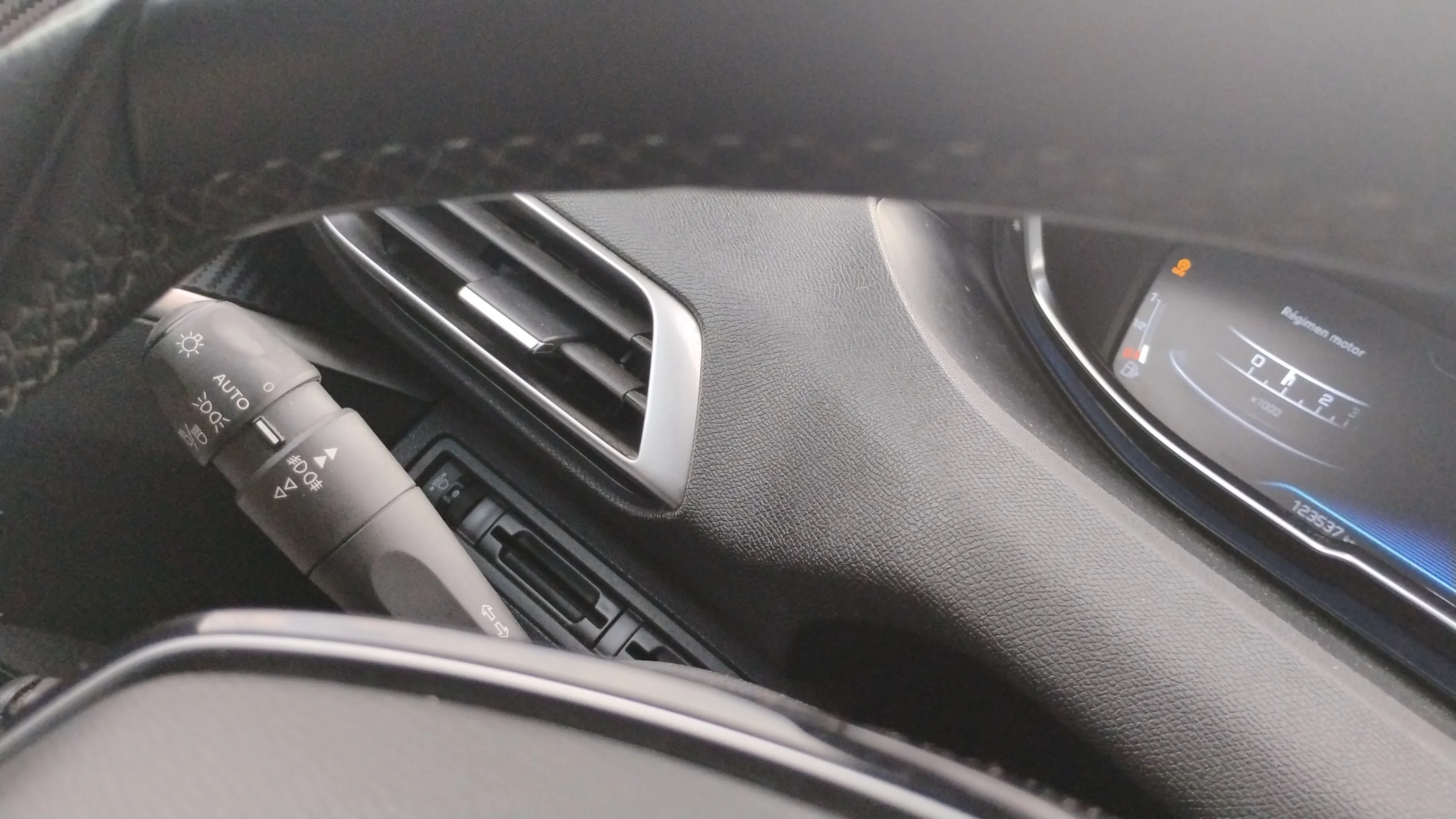 Peugeot 5008 Active 1.2L PureTech - foto 17