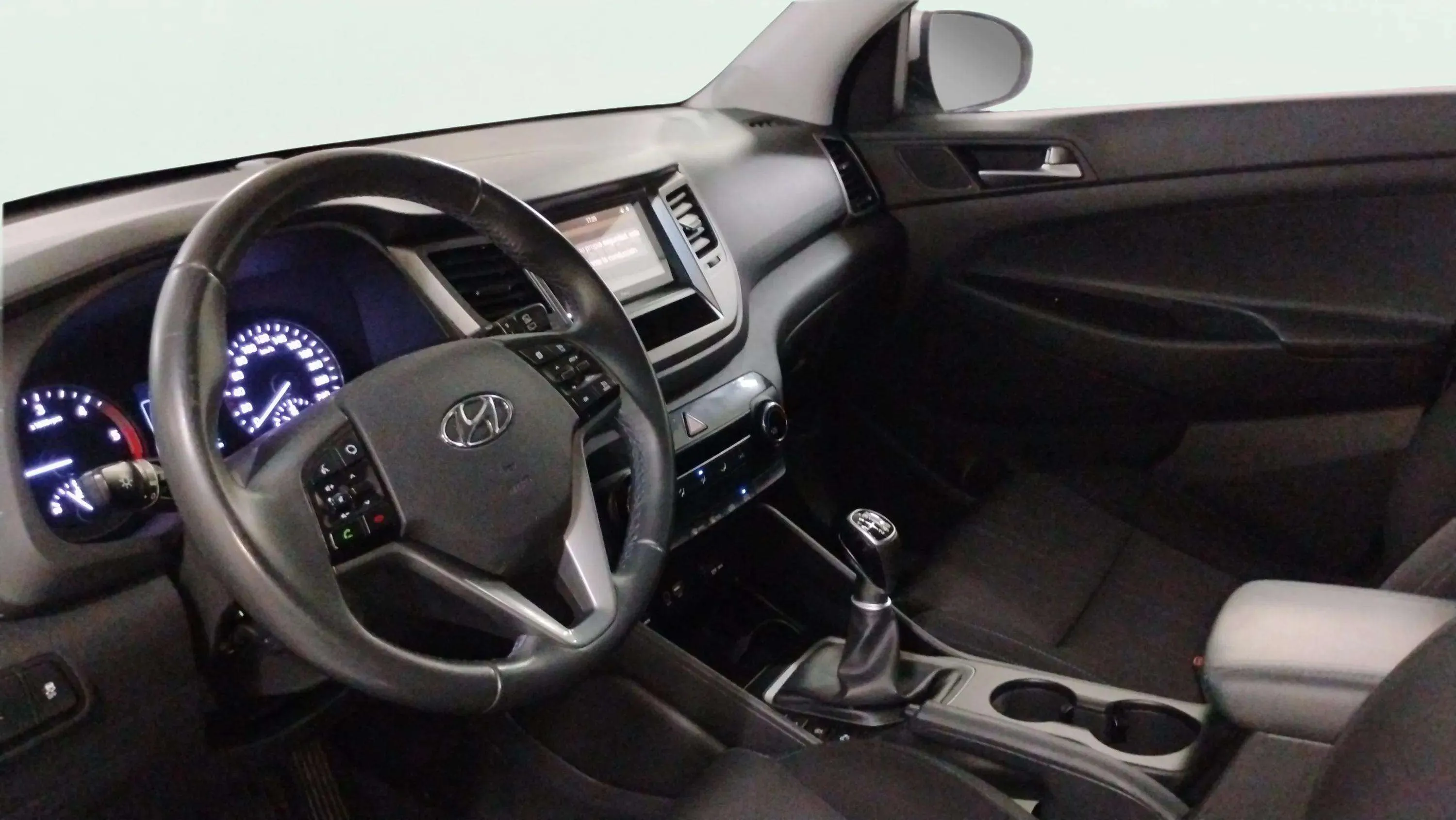 Hyundai Tucson 1.6 CRDi Essence 4x2 - foto 6