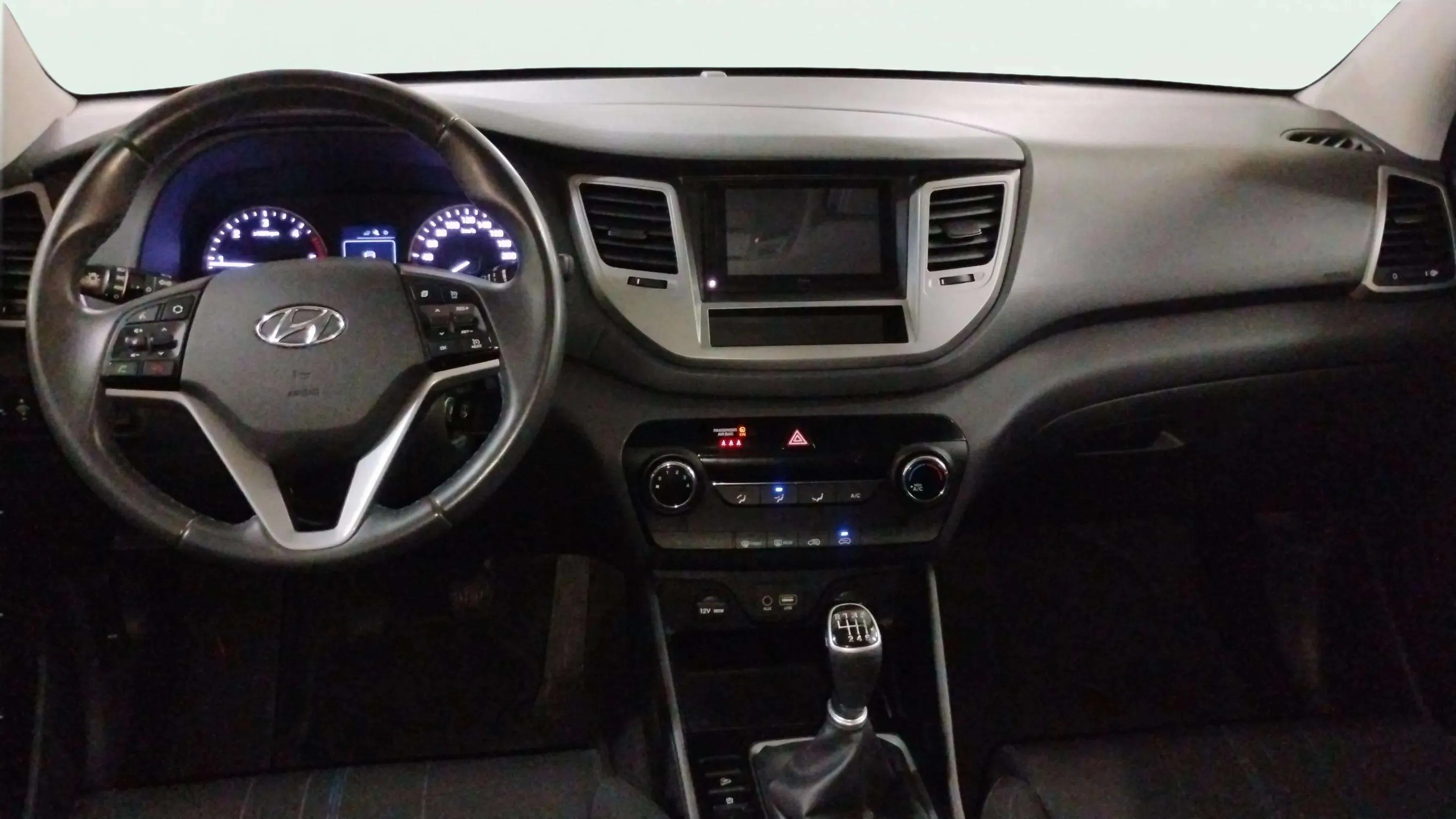 Hyundai Tucson 1.6 CRDi Essence 4x2 - foto 18