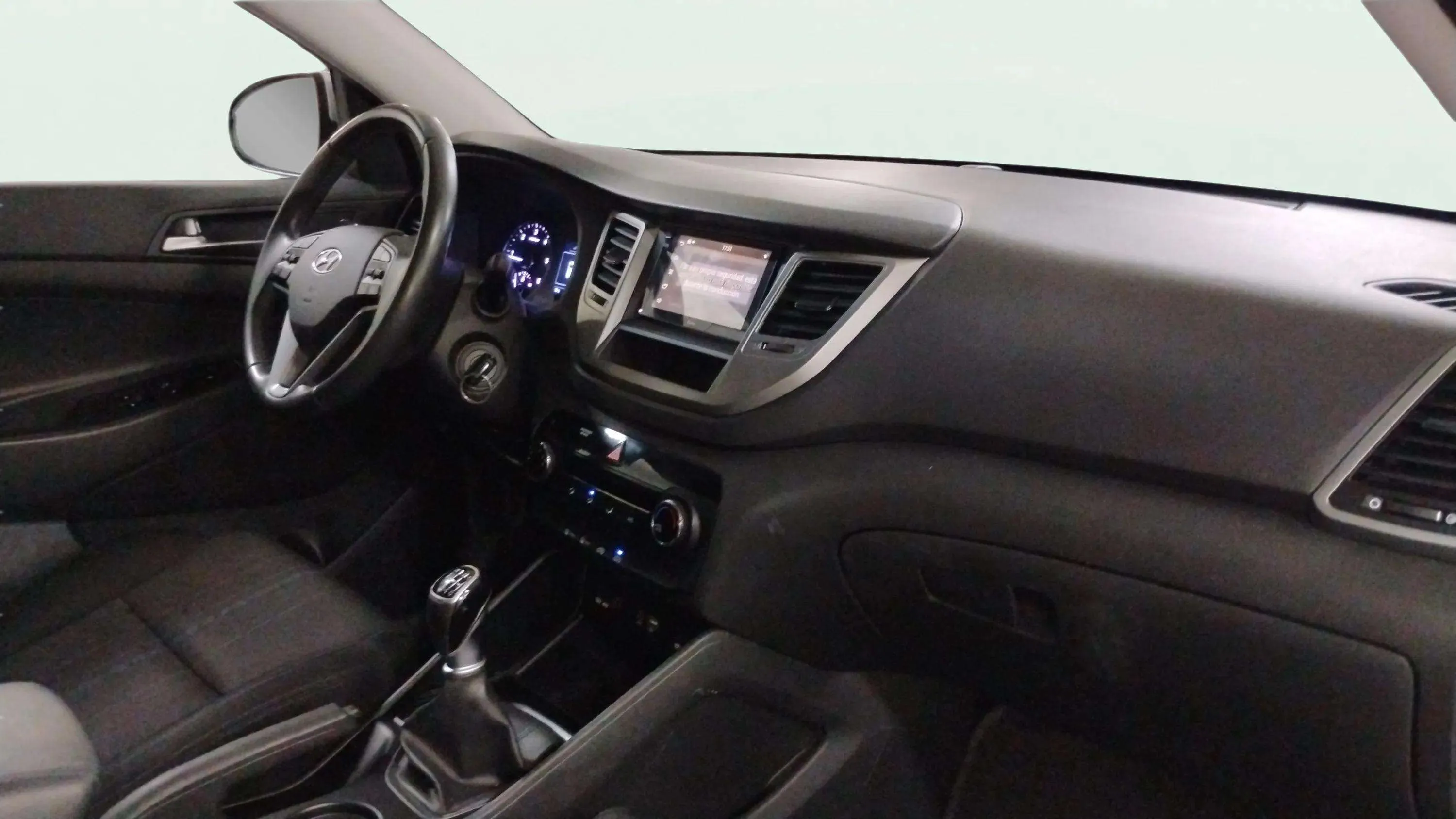 Hyundai Tucson 1.6 CRDi Essence 4x2 - foto 9