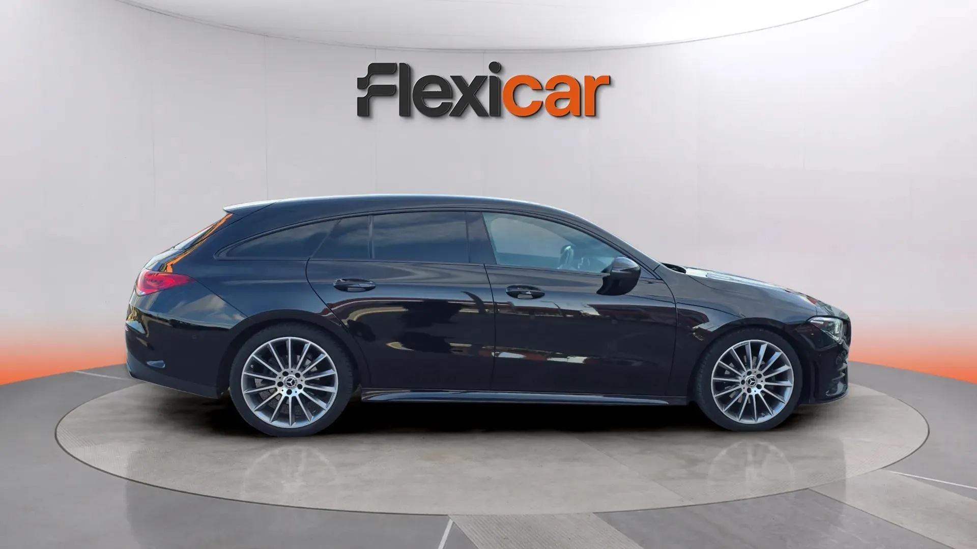 Mercedes-Benz CLA 200 Shooting Brake - foto 8