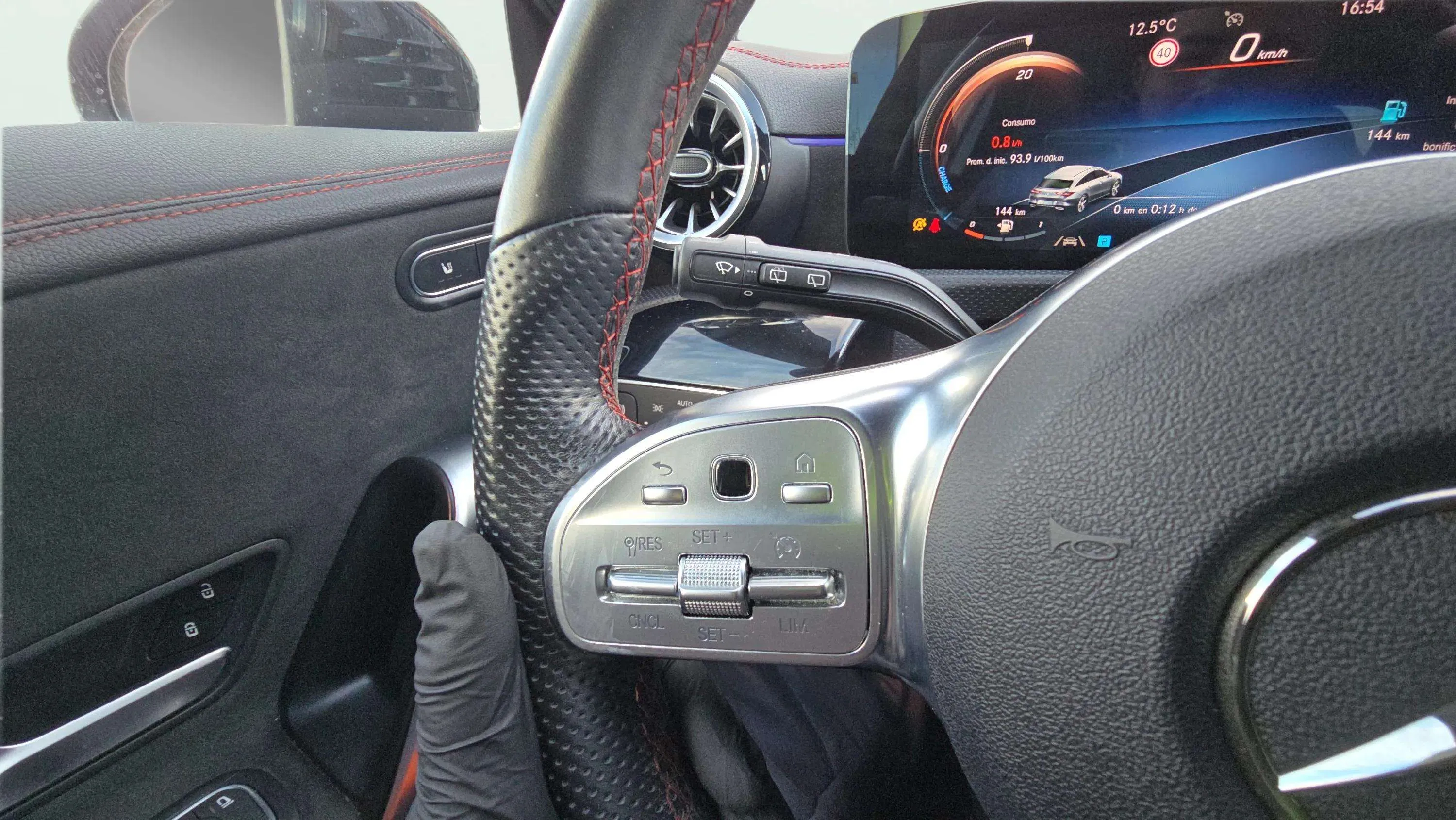 Mercedes-Benz CLA 200 Shooting Brake - foto 22