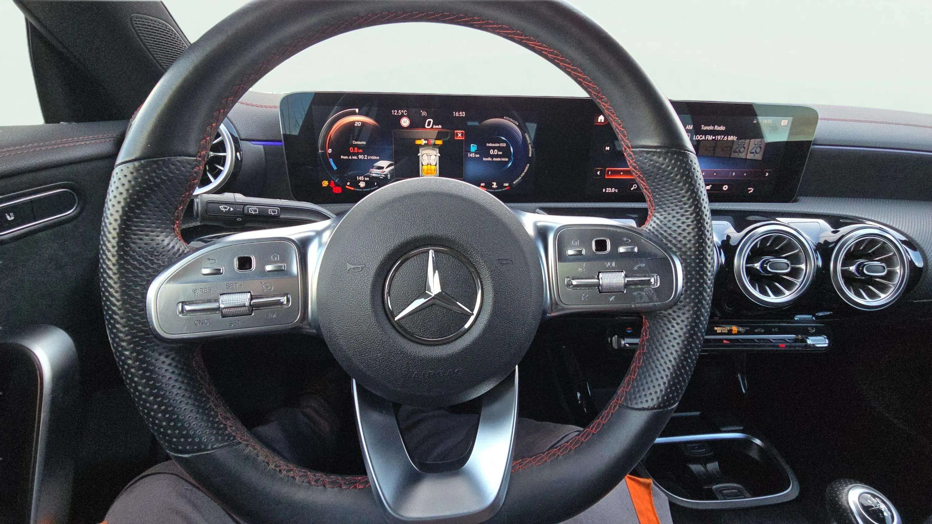 Mercedes-Benz CLA 200 Shooting Brake - foto 12