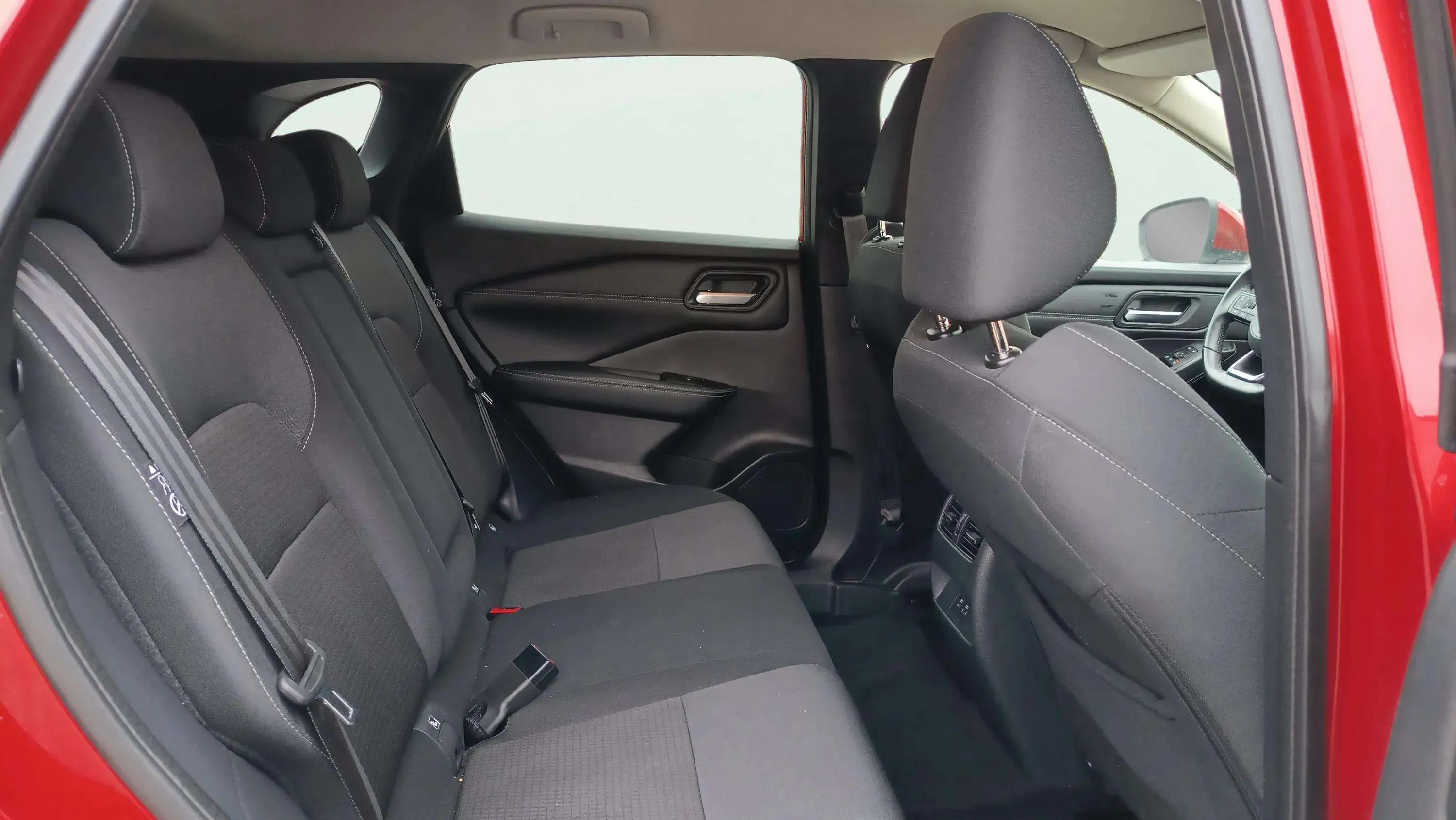 Nissan Qashqai DIG-T N-Connecta - foto 22