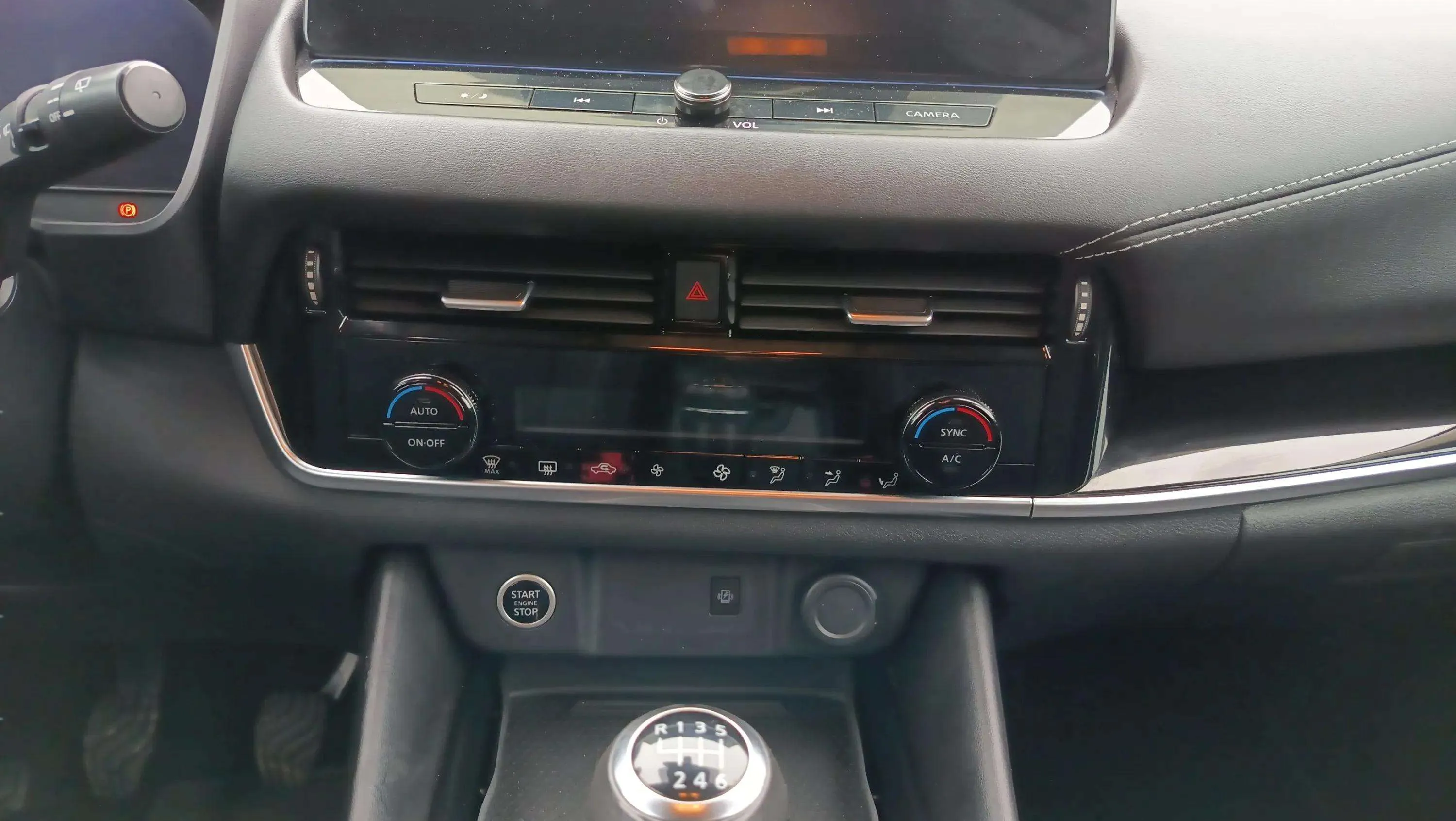 Nissan Qashqai DIG-T N-Connecta - foto 17