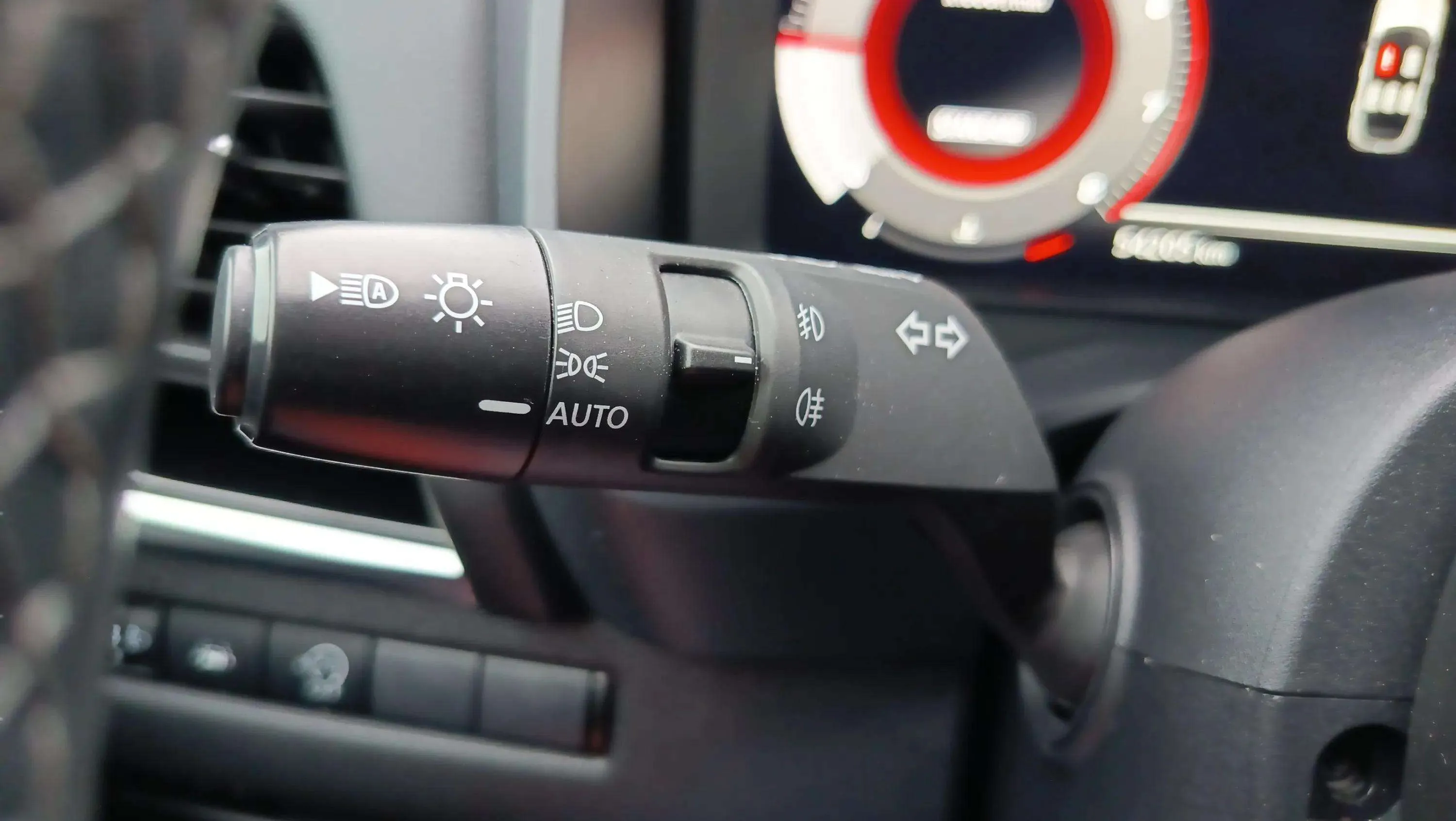 Nissan Qashqai DIG-T N-Connecta - foto 18
