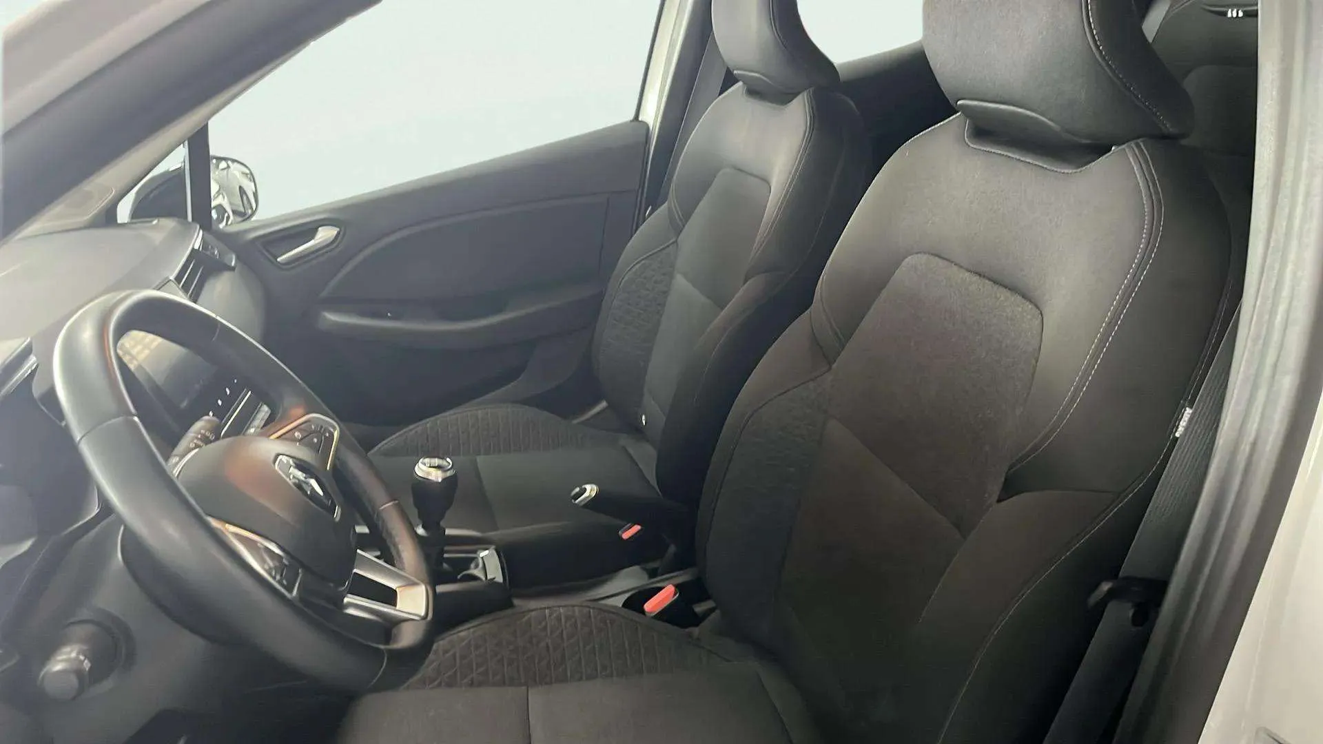 Renault Clio Equilibre TCe - foto 18