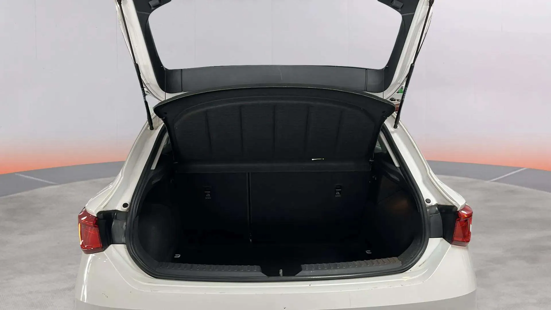 SEAT León 2.0 TDI Reference - foto 7