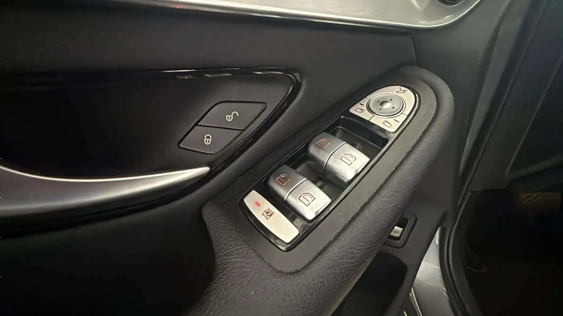 Mercedes-Benz GLC 220 d 4MATIC - foto 17