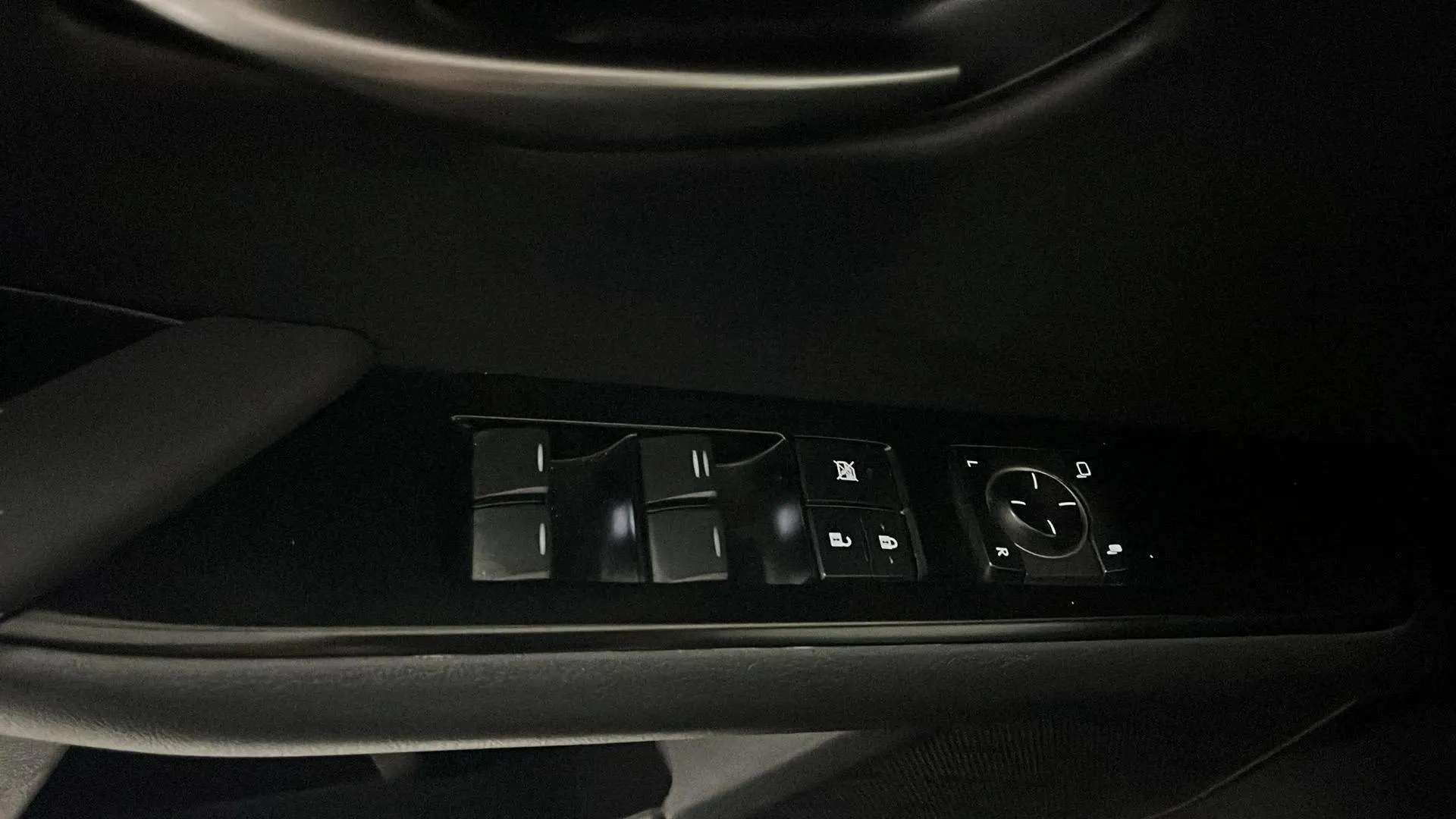 Lexus UX 2.0 250h Business - foto 20