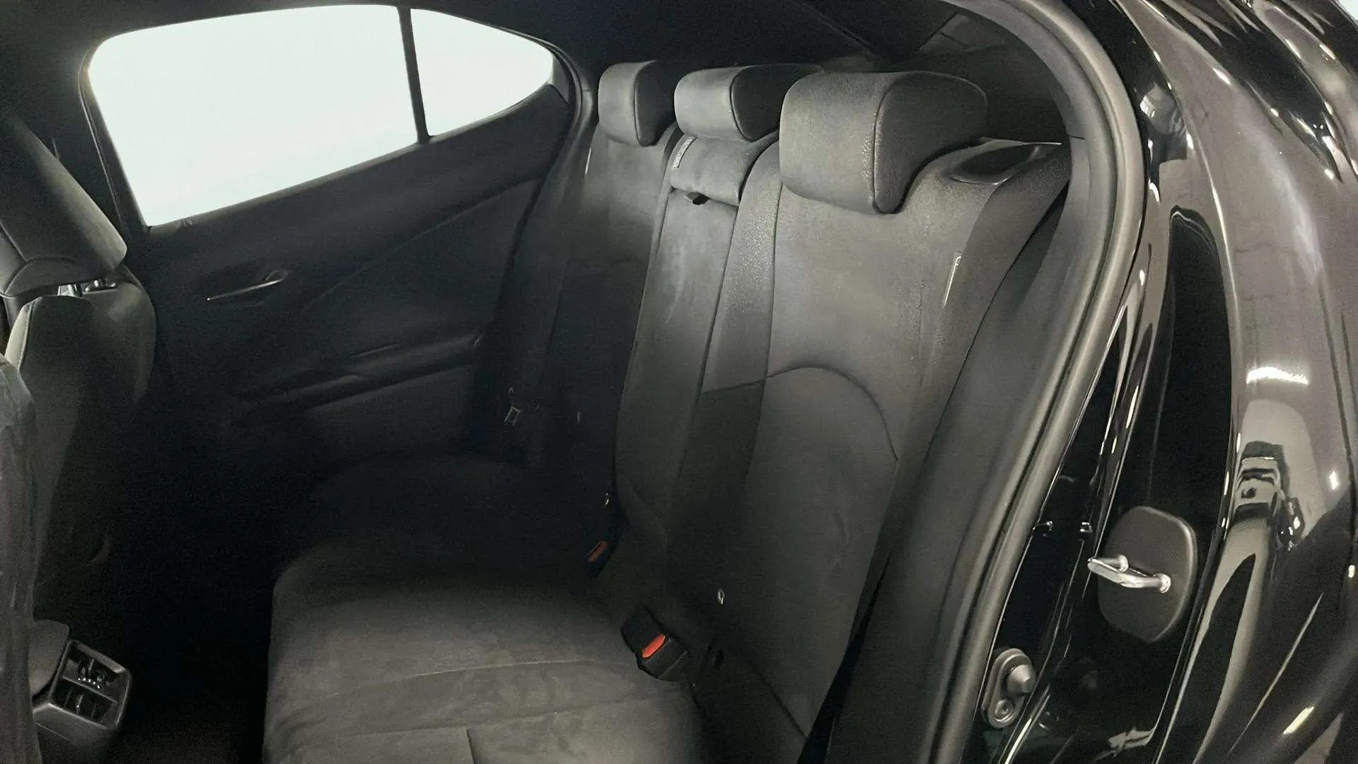 Lexus UX 2.0 250h Business - foto 22