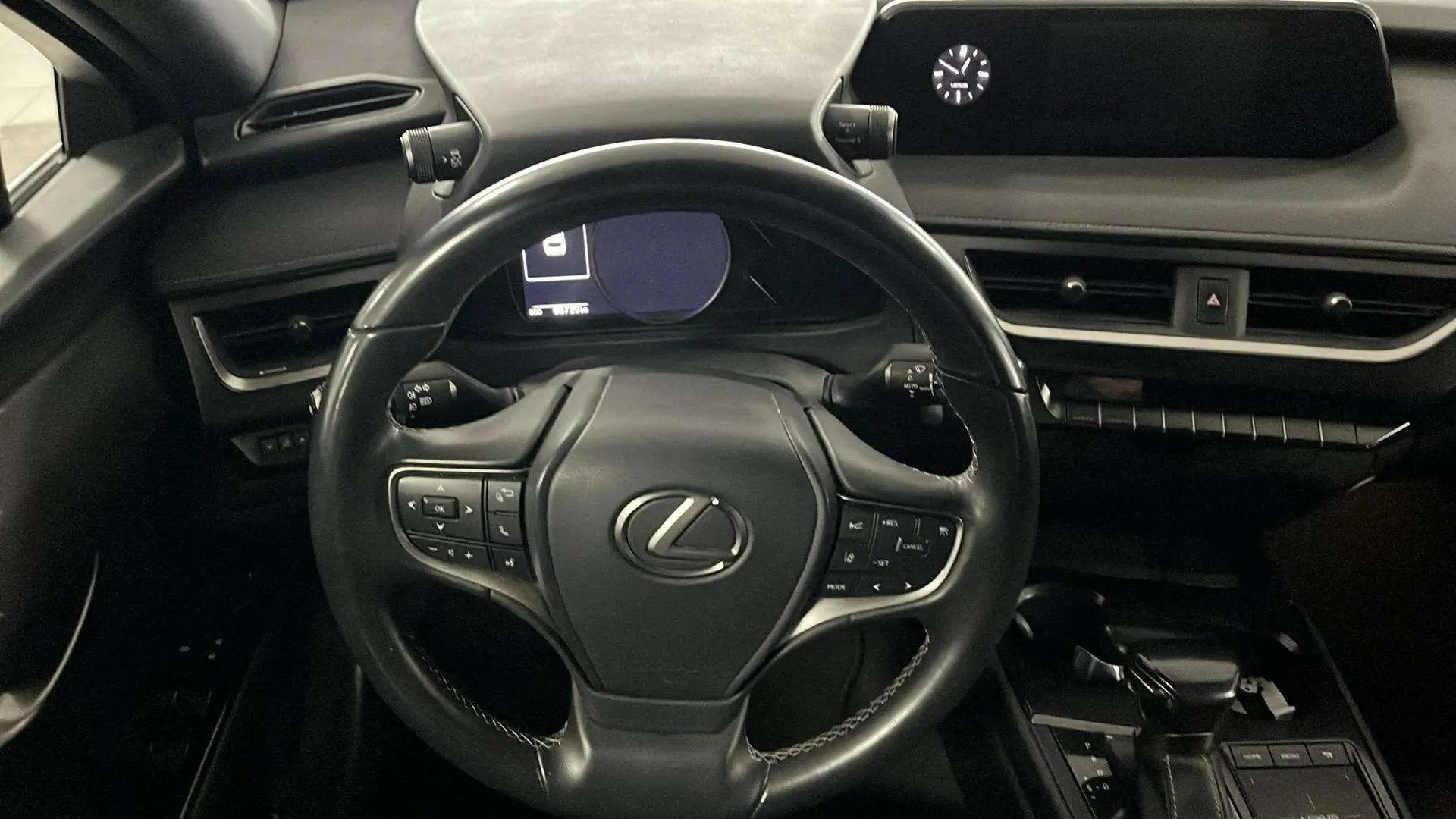 Lexus UX 2.0 250h Business - foto 11