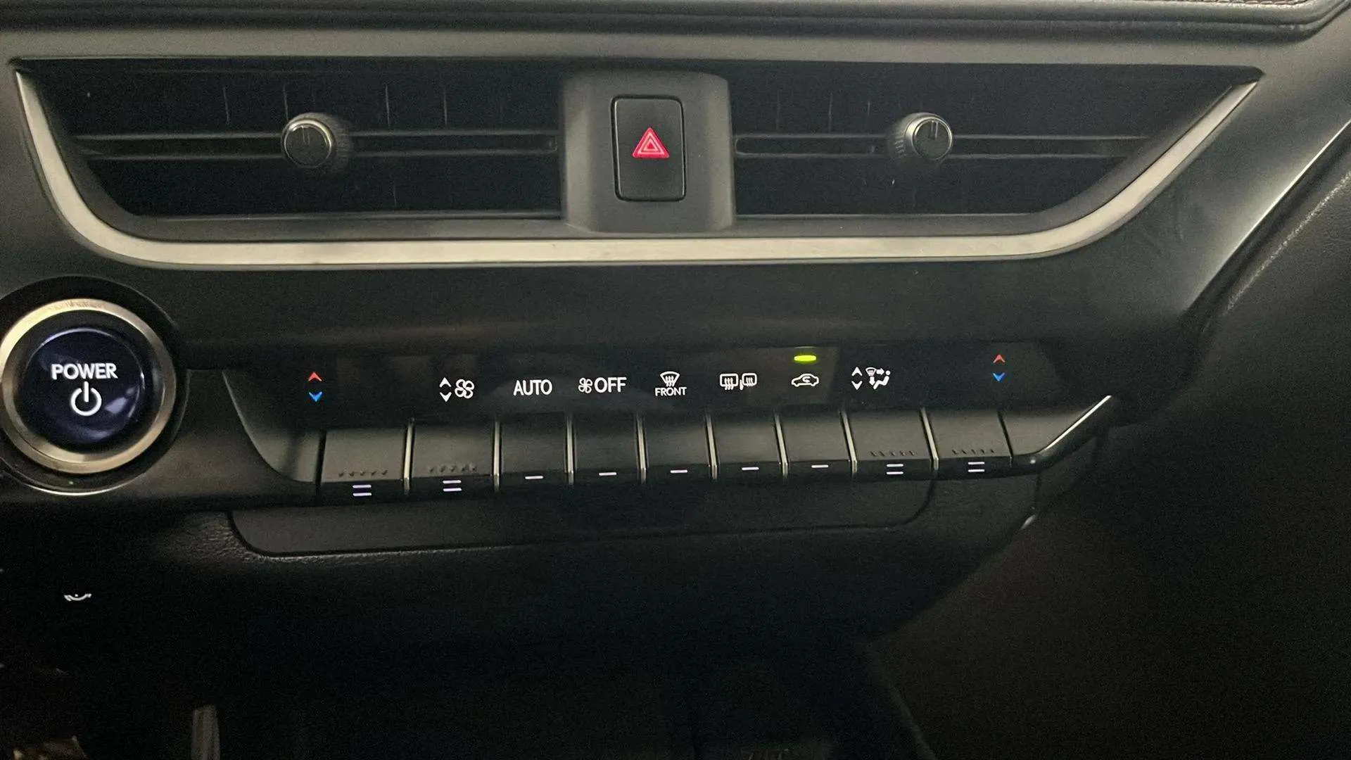 Lexus UX 2.0 250h Business - foto 17