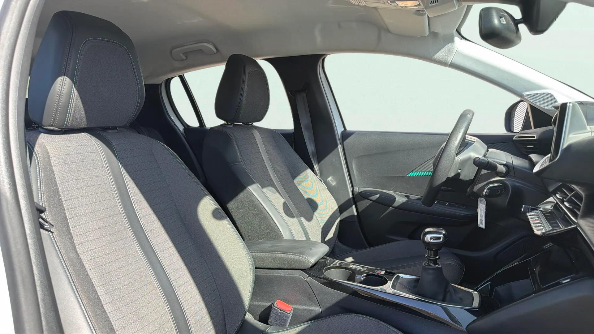 Peugeot 208 PureTech Allure - foto 11