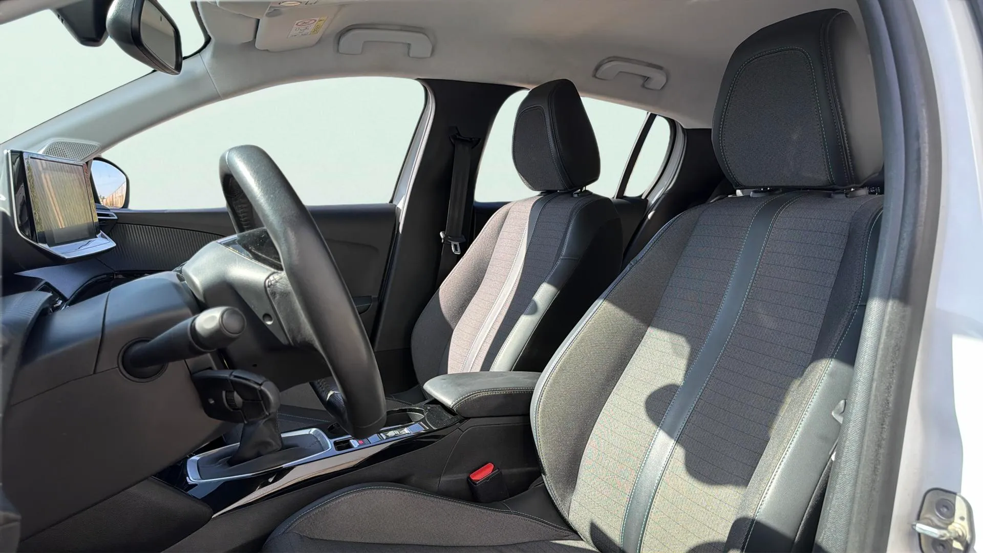 Peugeot 208 PureTech Allure - foto 10